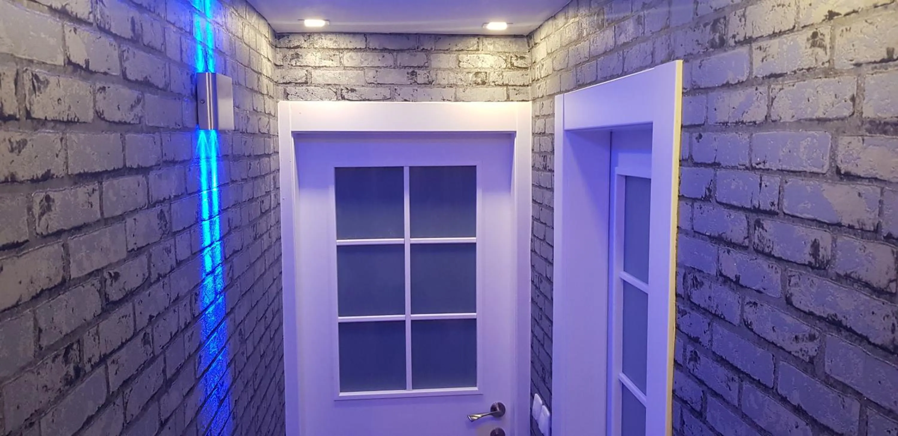 Decorative detail in City Apartments