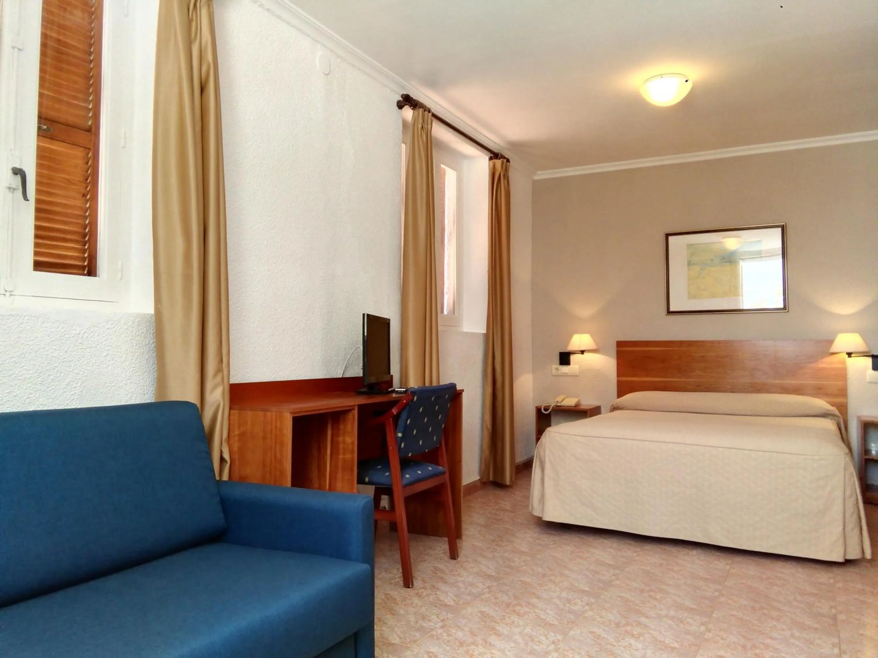 Bedroom, Bed in Hostal San Juan