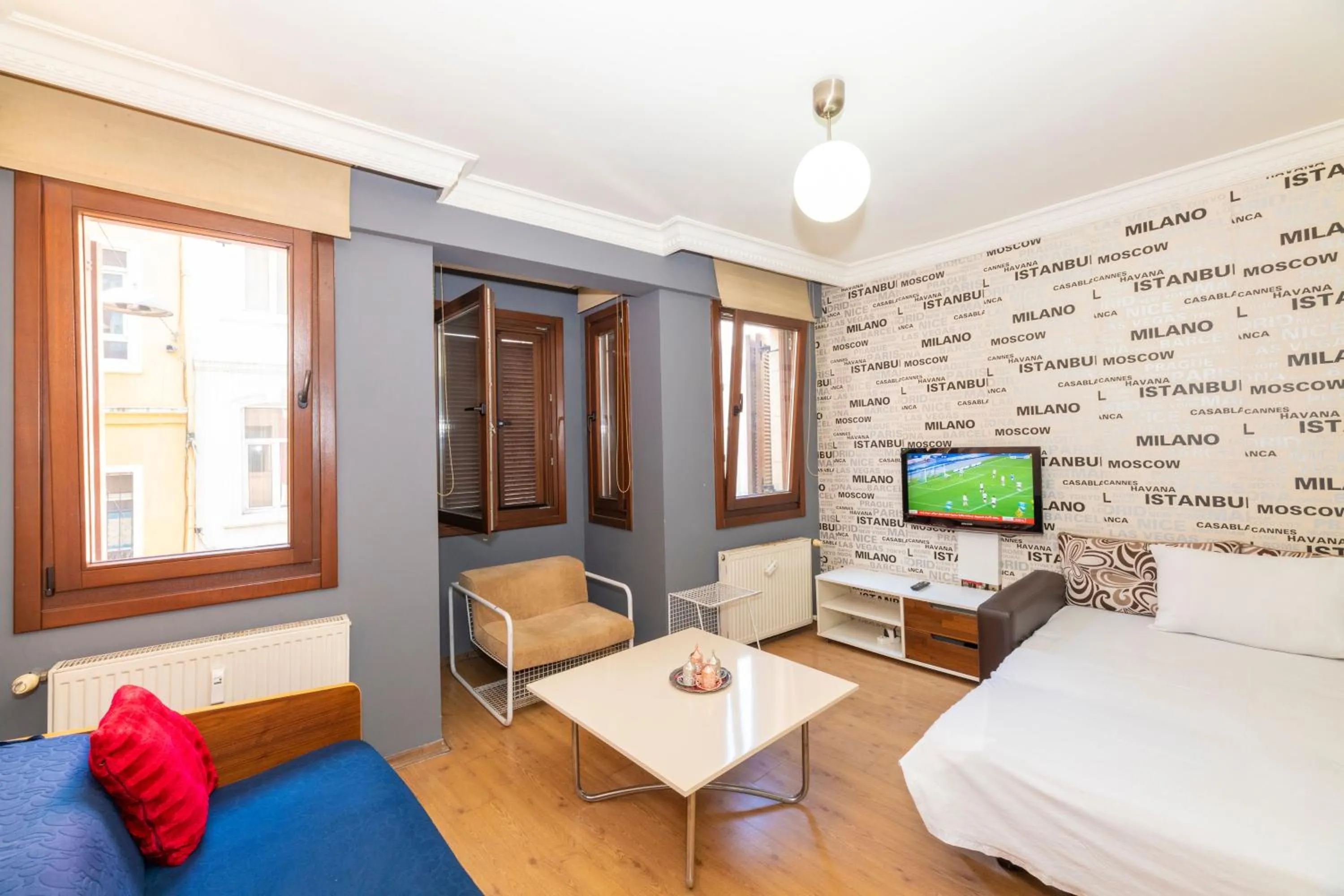 Living room, Bed in GRAND OPERA HOTEL