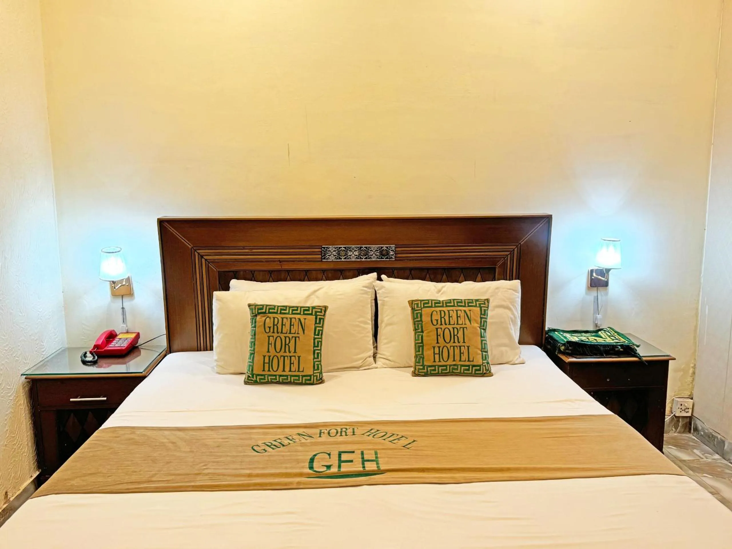 Bed in Hotel Green Fort Gulberg