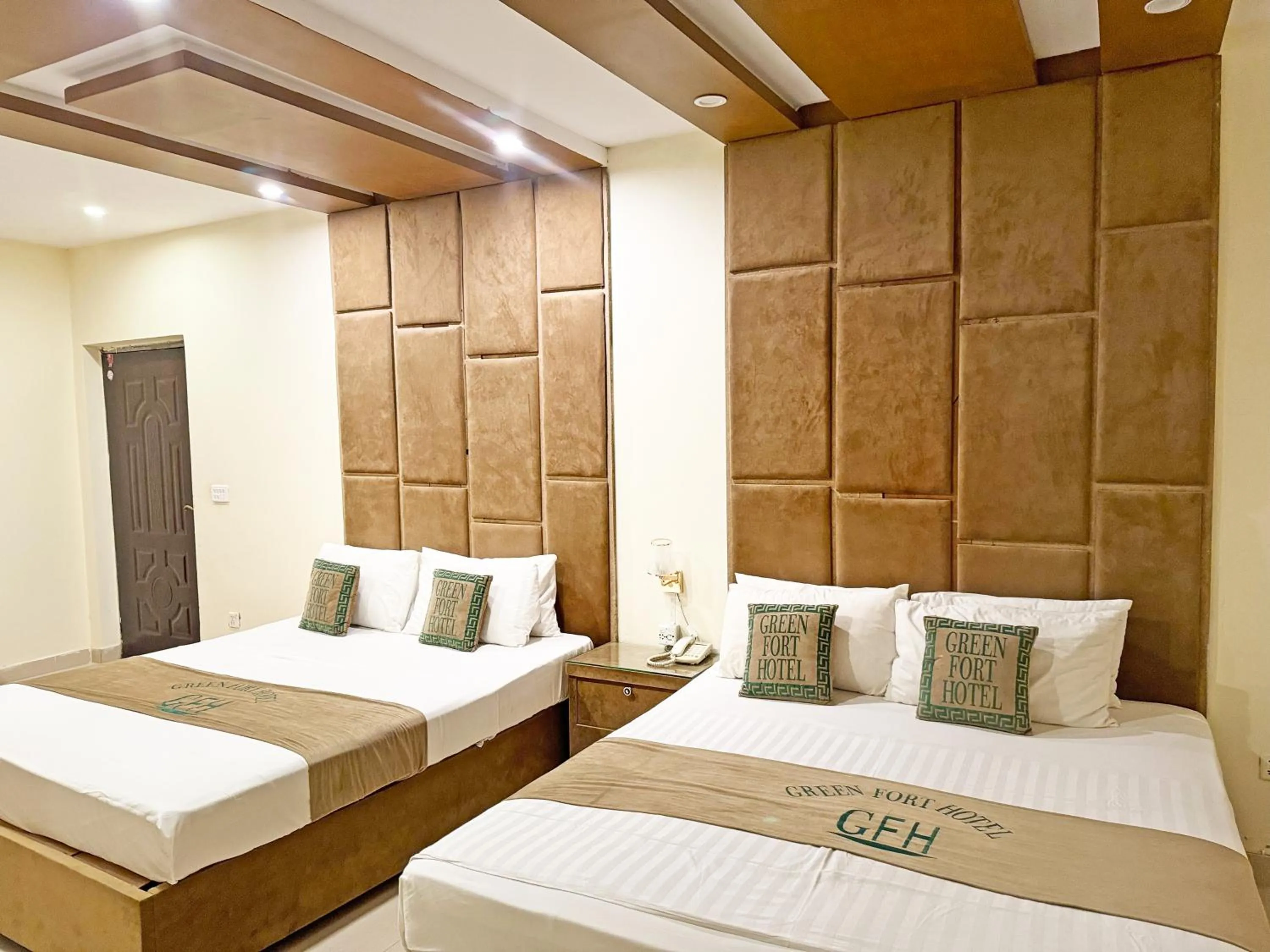Bed in Hotel Green Fort Gulberg