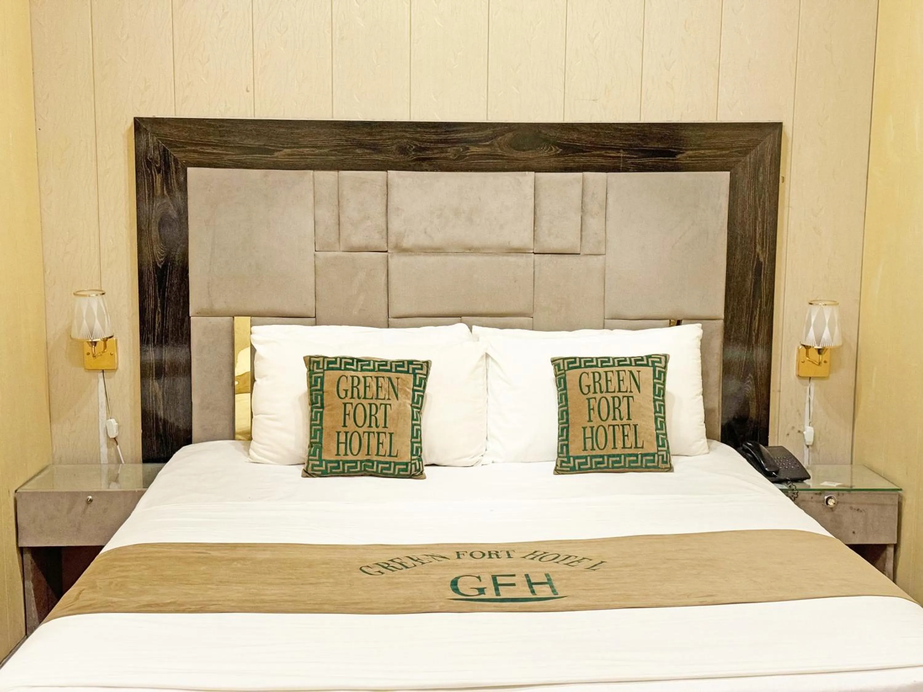 Bed in Hotel Green Fort Gulberg