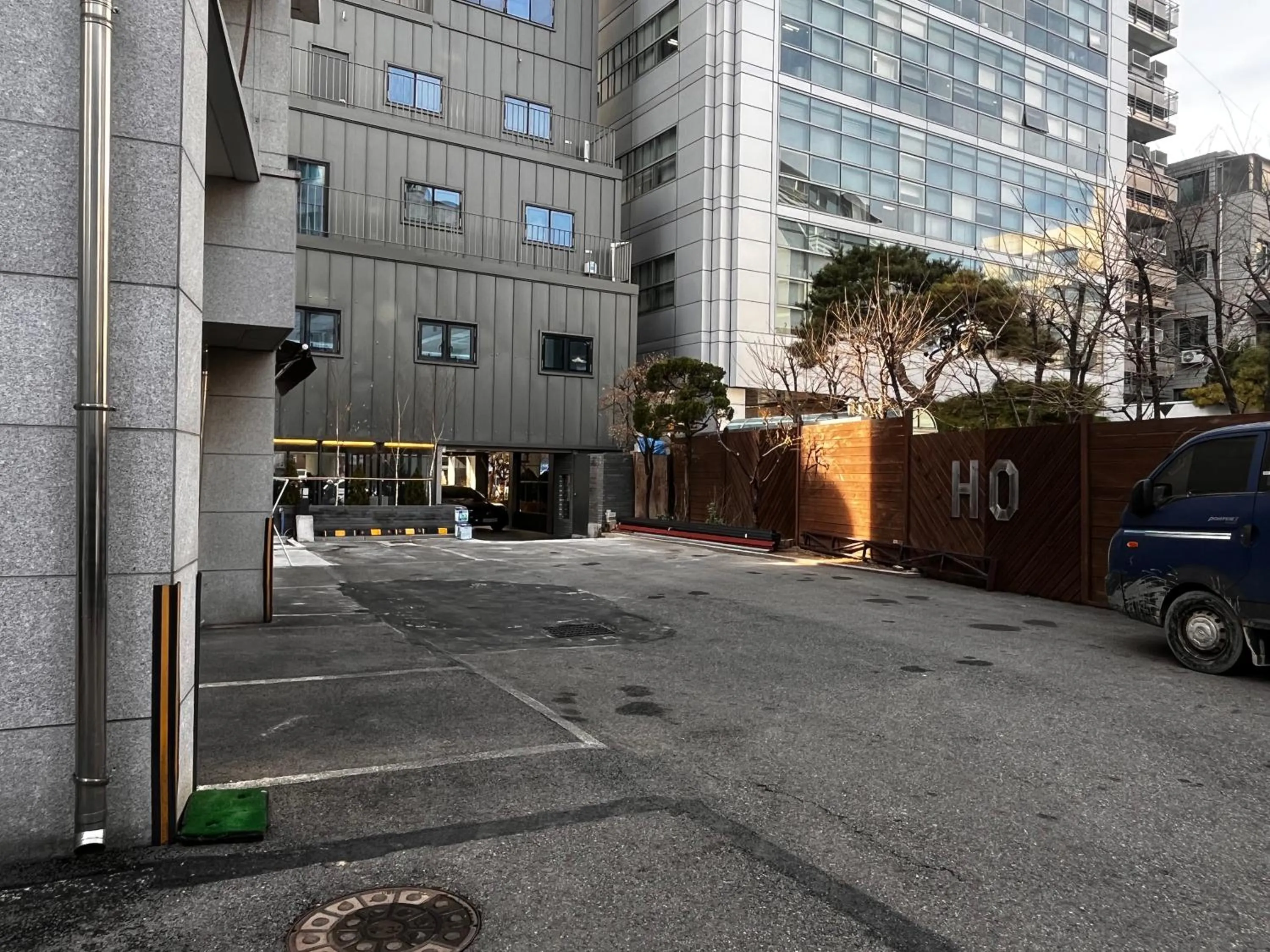 Parking in Ho Home Tel