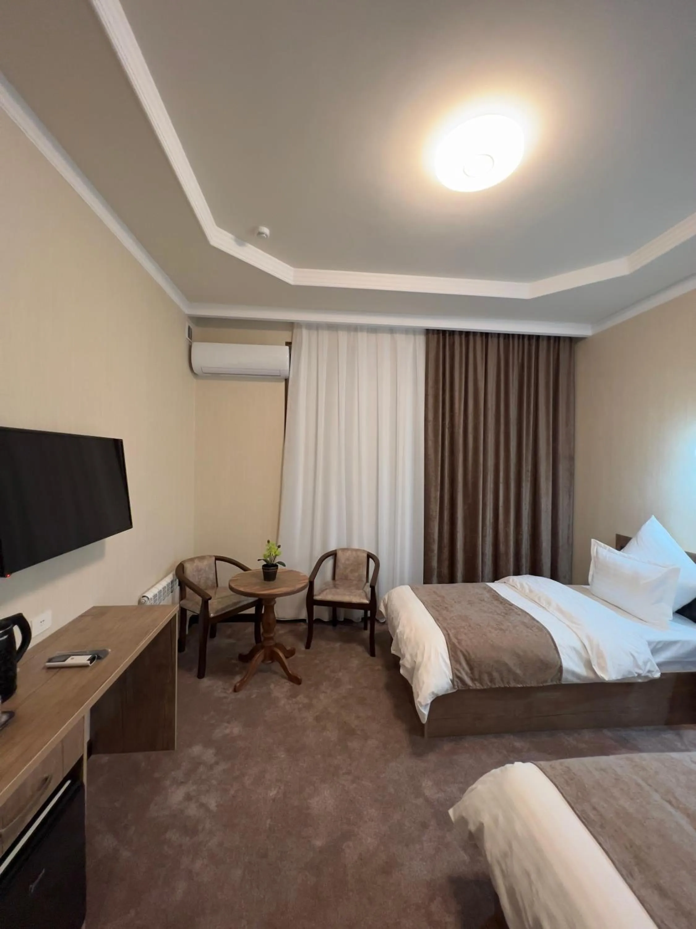 Photo of the whole room in Khan Palace Hotel