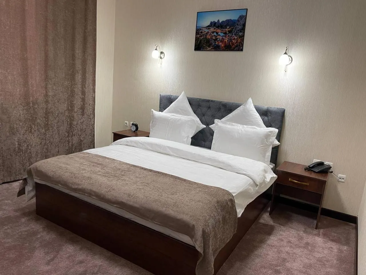 Photo of the whole room in Khan Palace Hotel