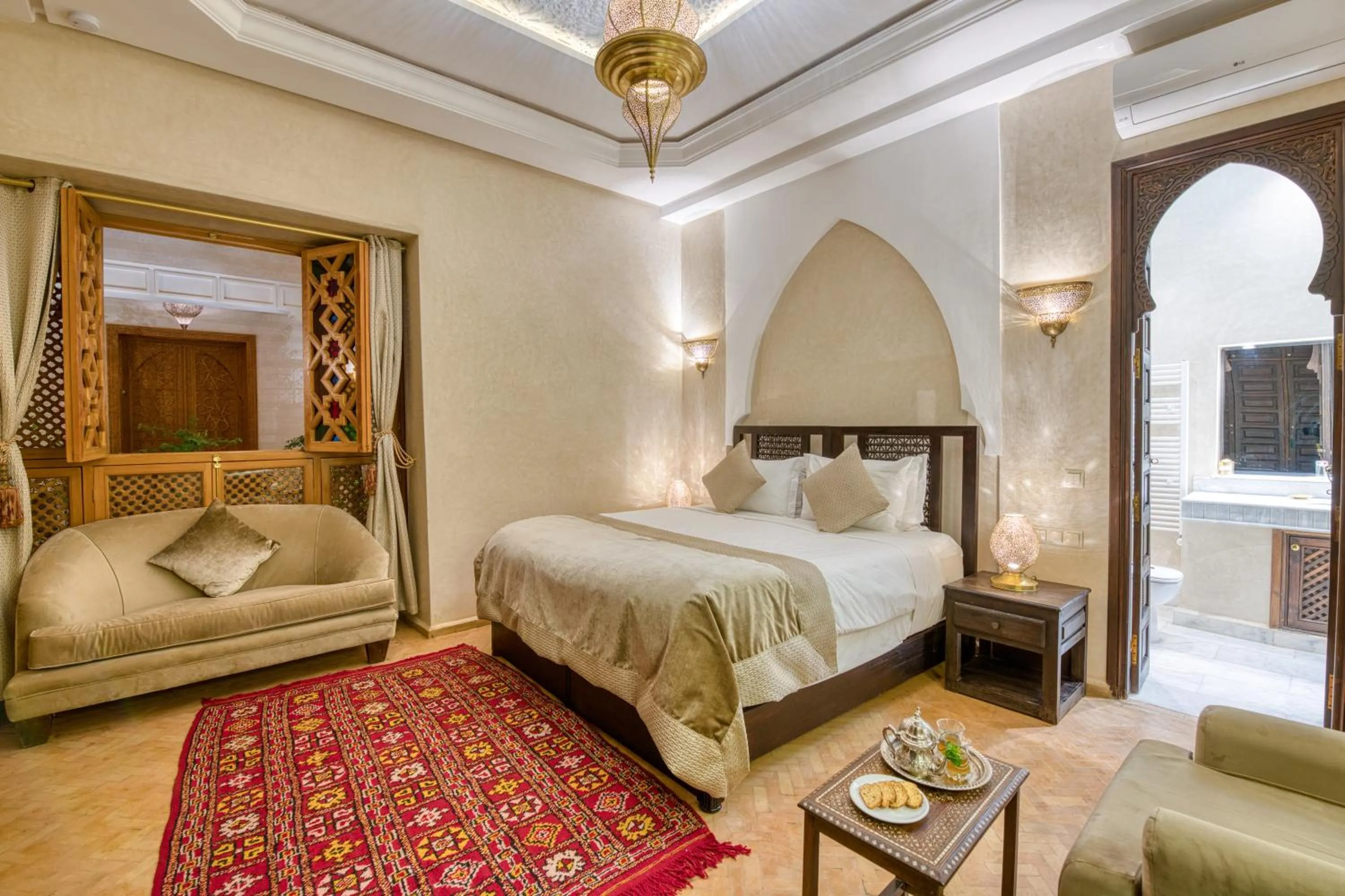 Photo of the whole room, Bed in Palais Tara & Spa