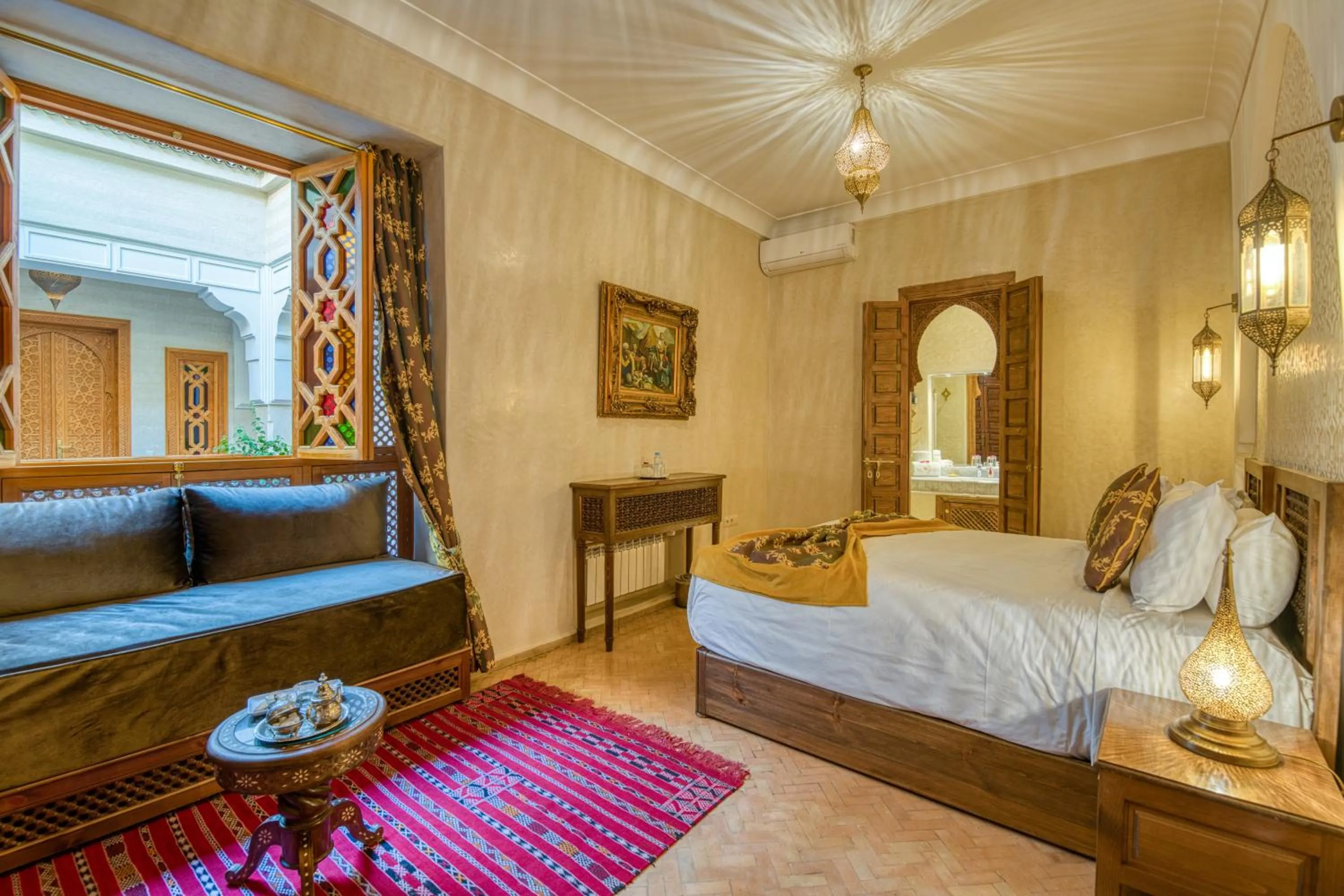 Photo of the whole room, Bed in Palais Tara & Spa