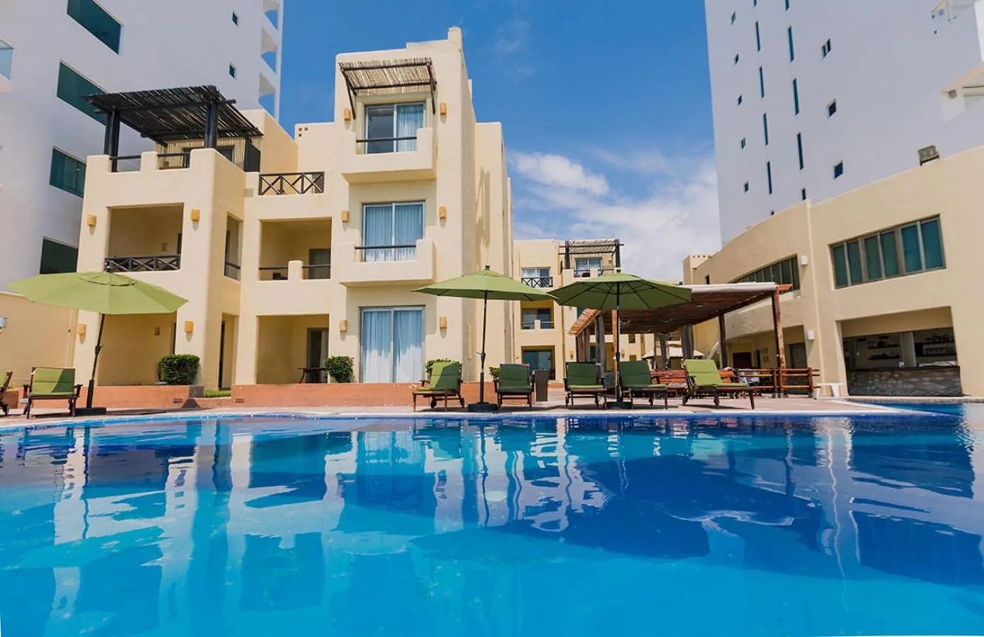 Property building in Zafiro Beach Boutique Resort