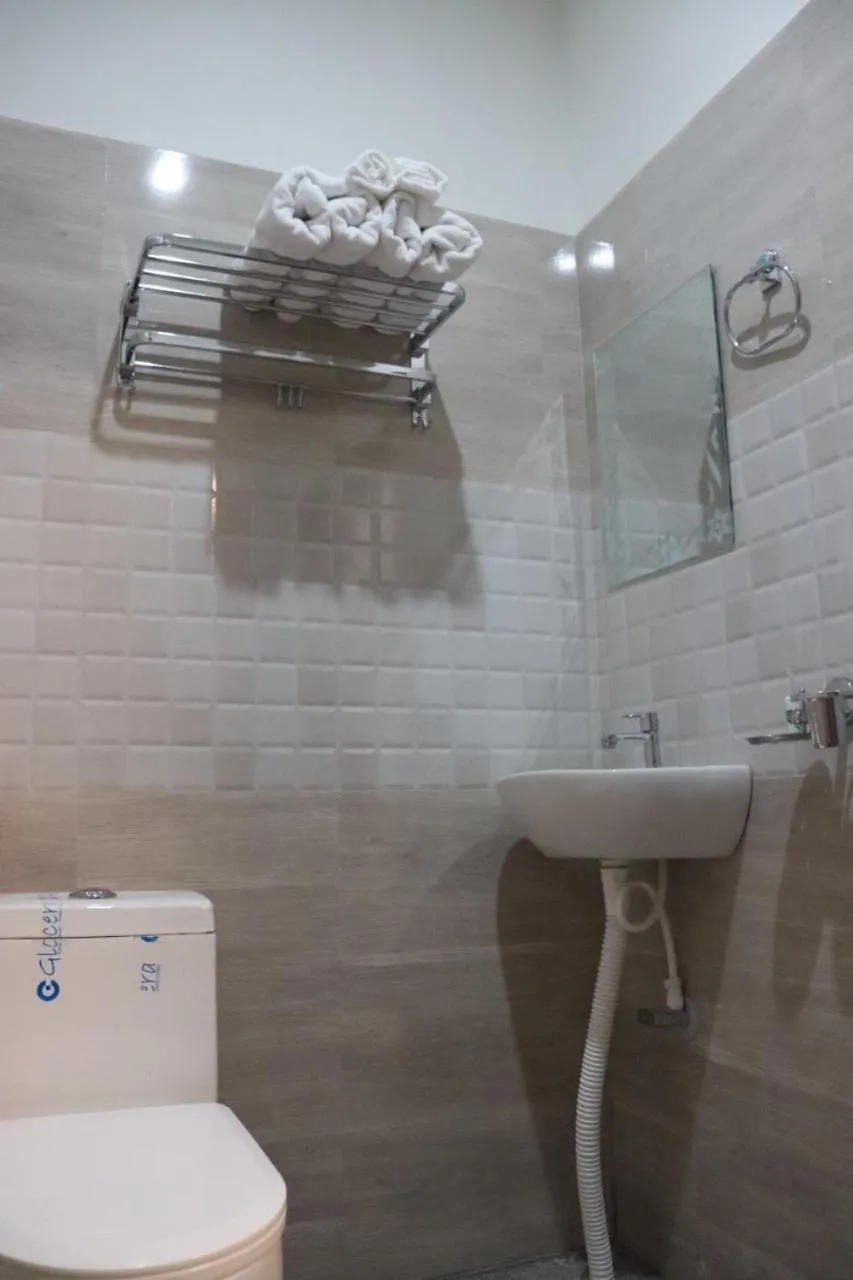 Bathroom in Paradise Inn