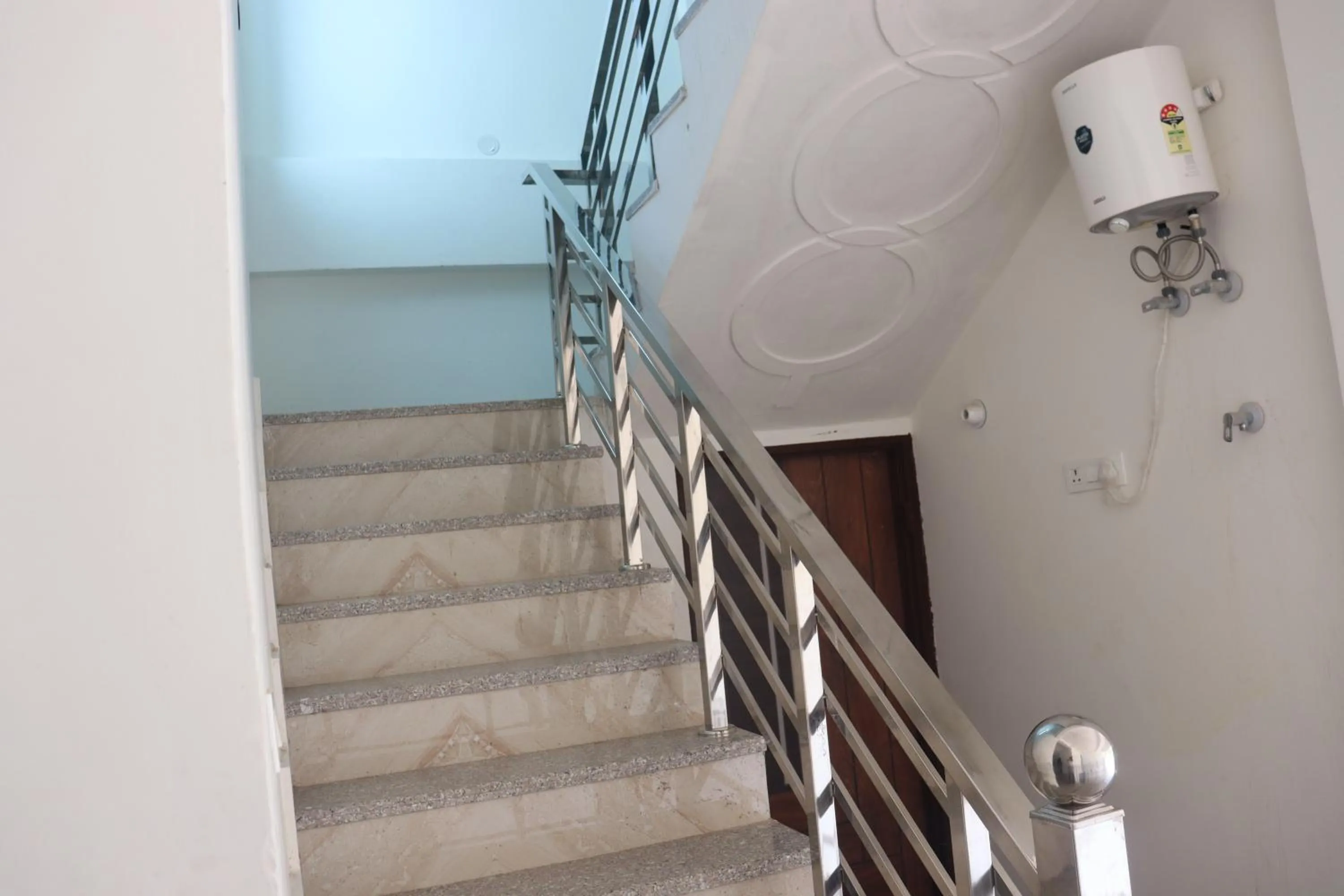 Lobby or reception in Paradise Inn