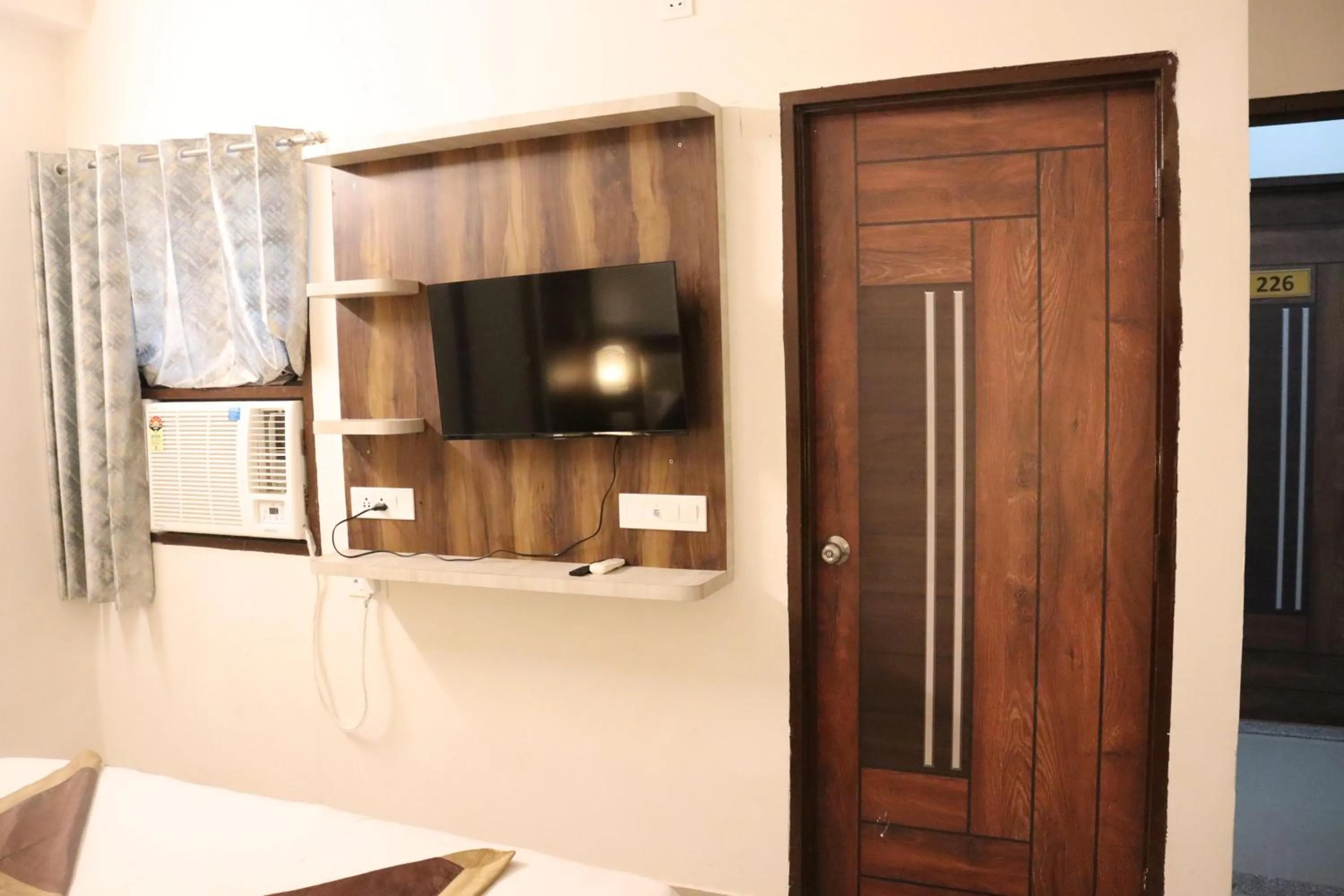 TV and multimedia in Paradise Inn