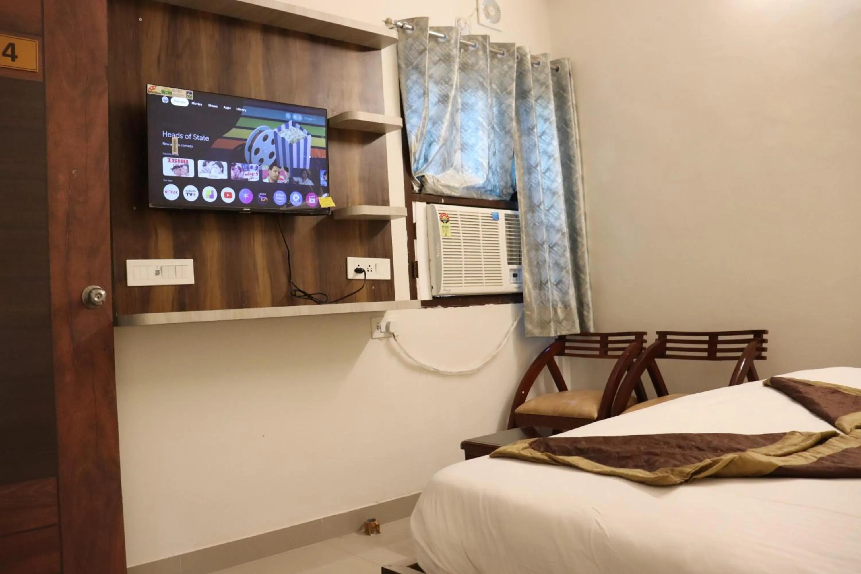 TV and multimedia, Bed in Paradise Inn