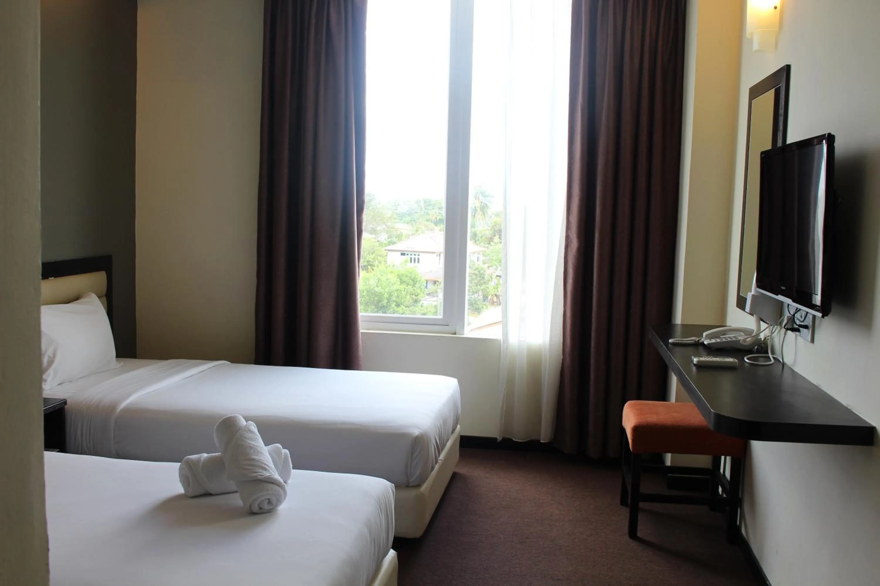 Bed in Paradise Spa Hotel