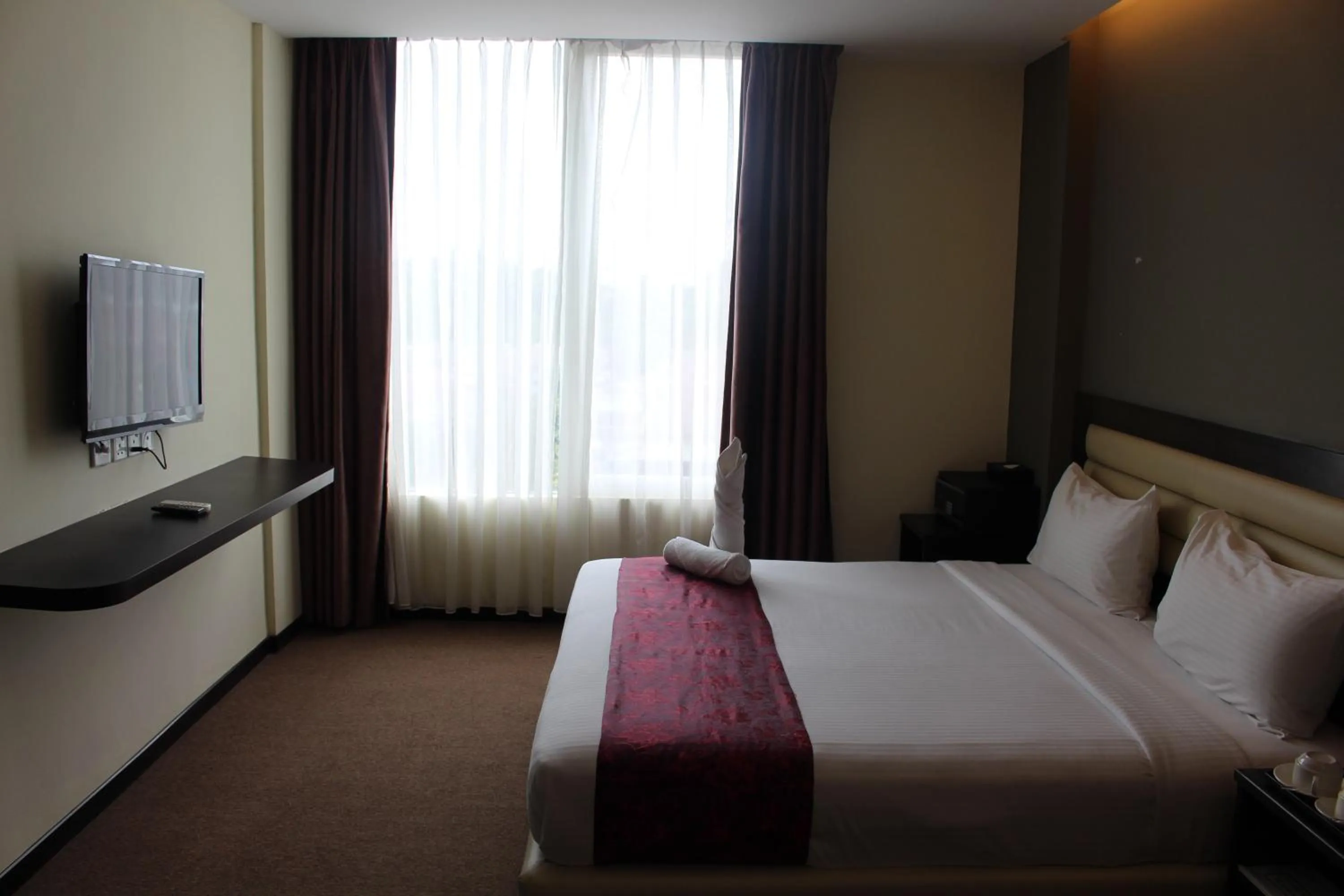 Bed in Paradise Spa Hotel