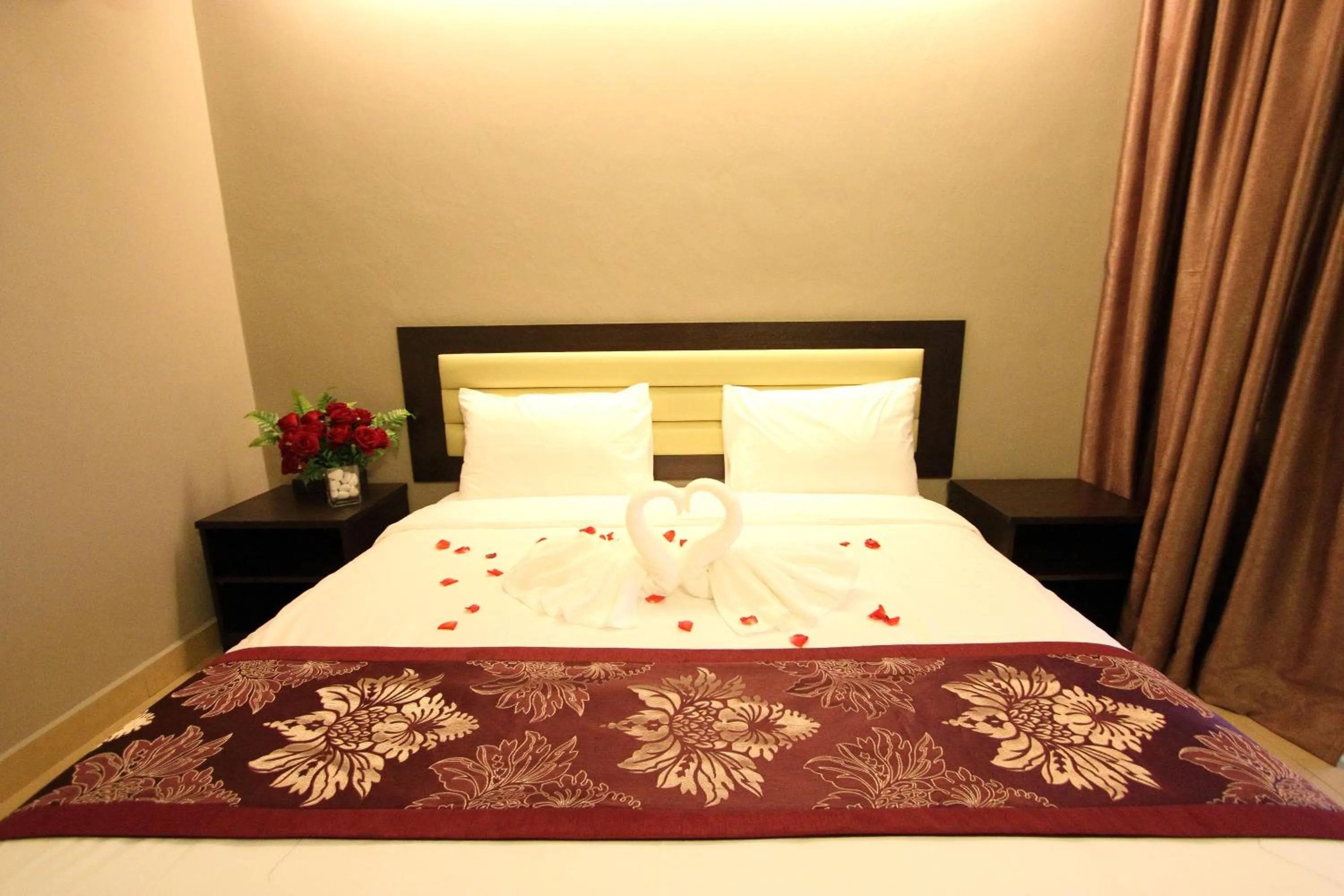 Bed in Paradise Spa Hotel
