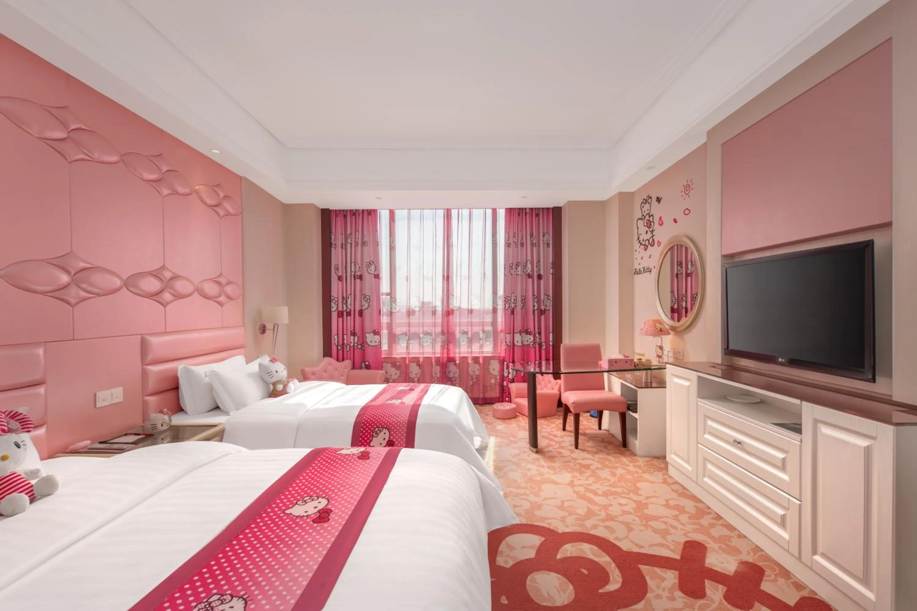 Photo of the whole room, Bed in Plaza Hotel Yuyao