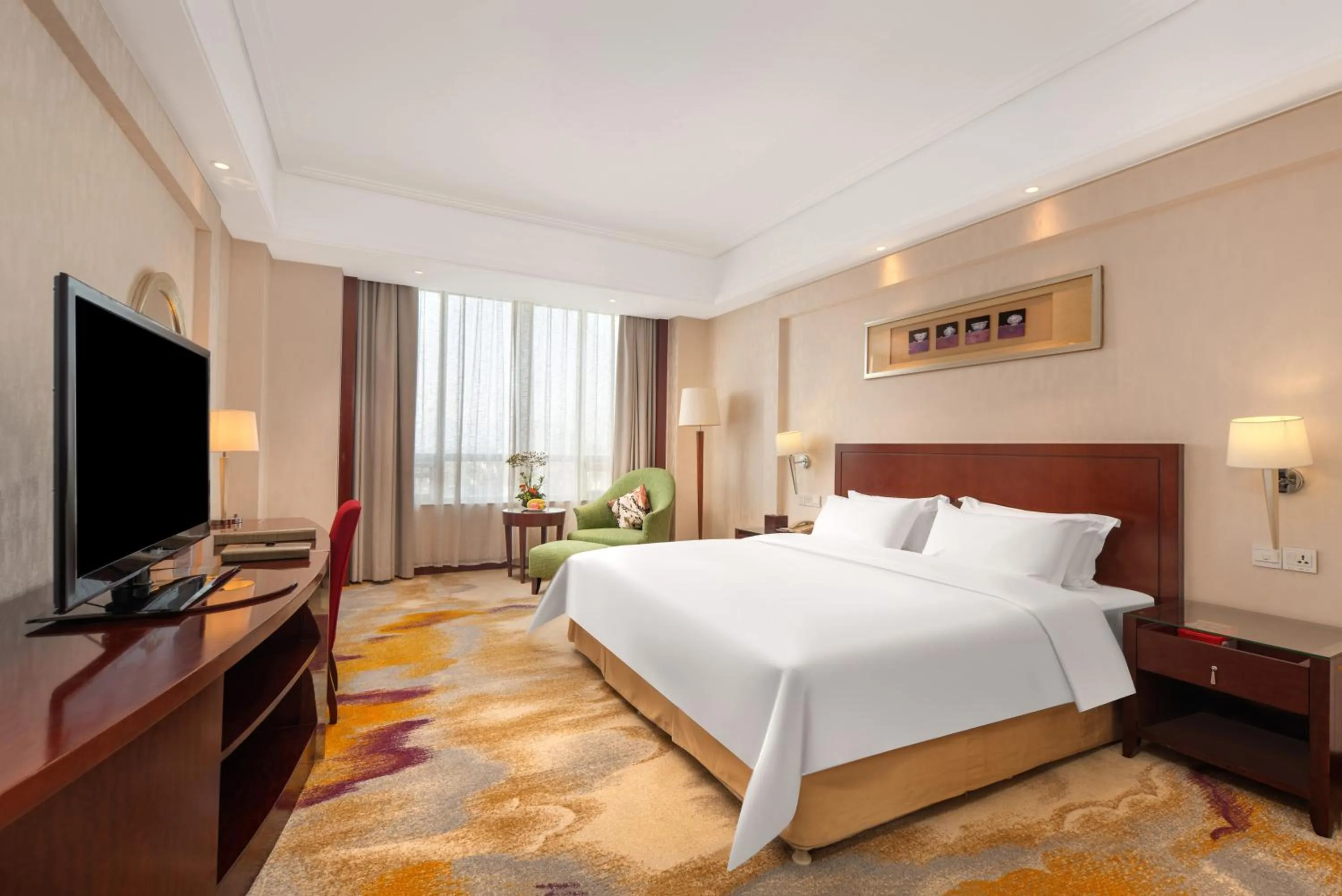 Photo of the whole room, Bed in Plaza Hotel Yuyao