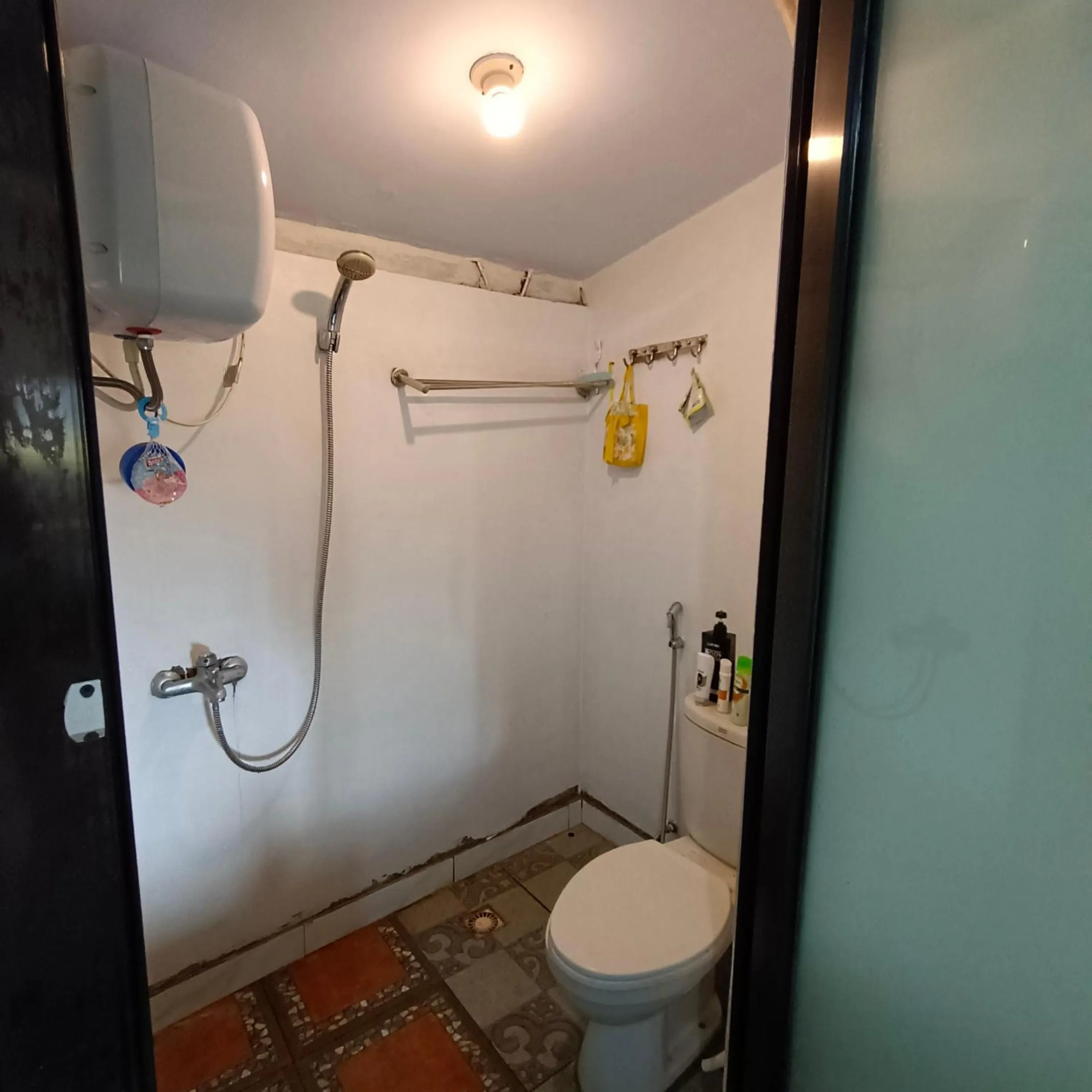 Shower in Omah Singo Stay & Resto Yogyakarta