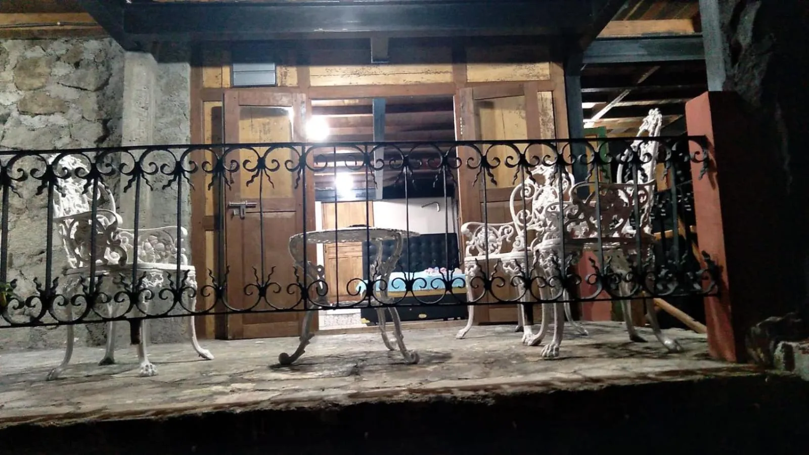 Balcony/Terrace in Omah Singo Stay & Resto Yogyakarta