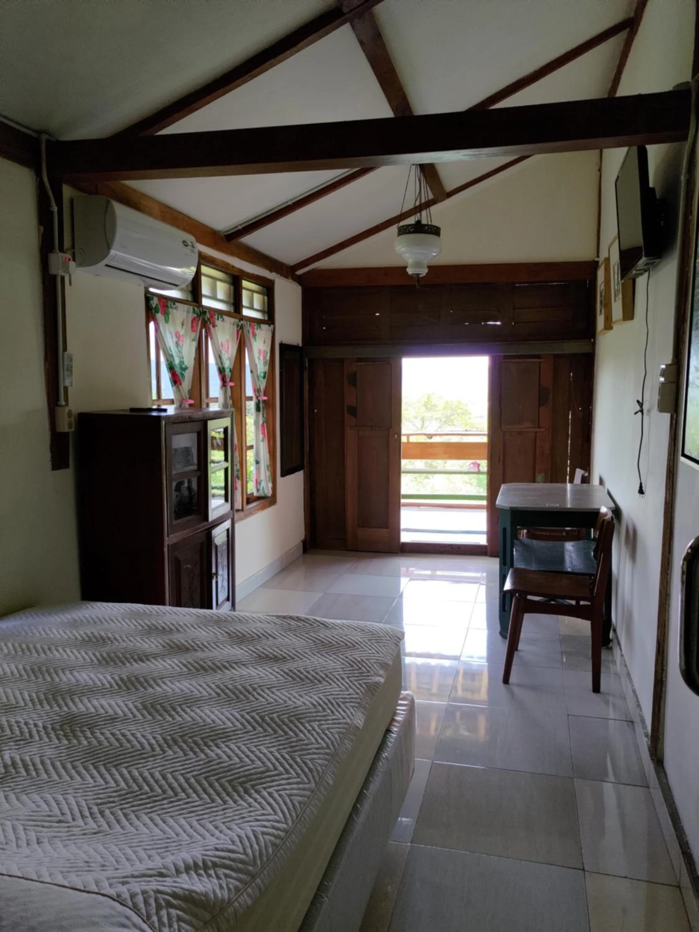 Bed in Omah Singo Stay & Resto Yogyakarta