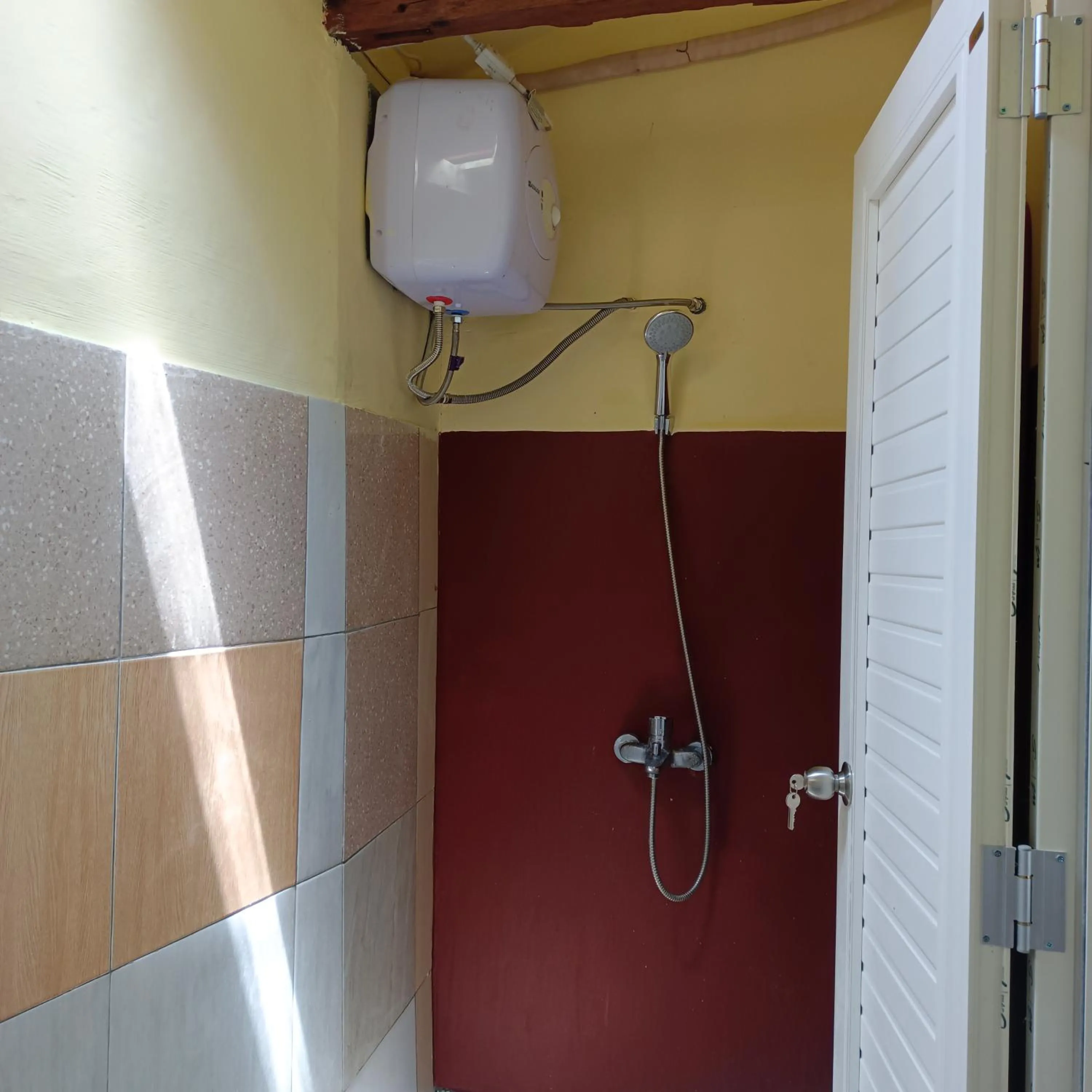Shower in Omah Singo Stay & Resto Yogyakarta