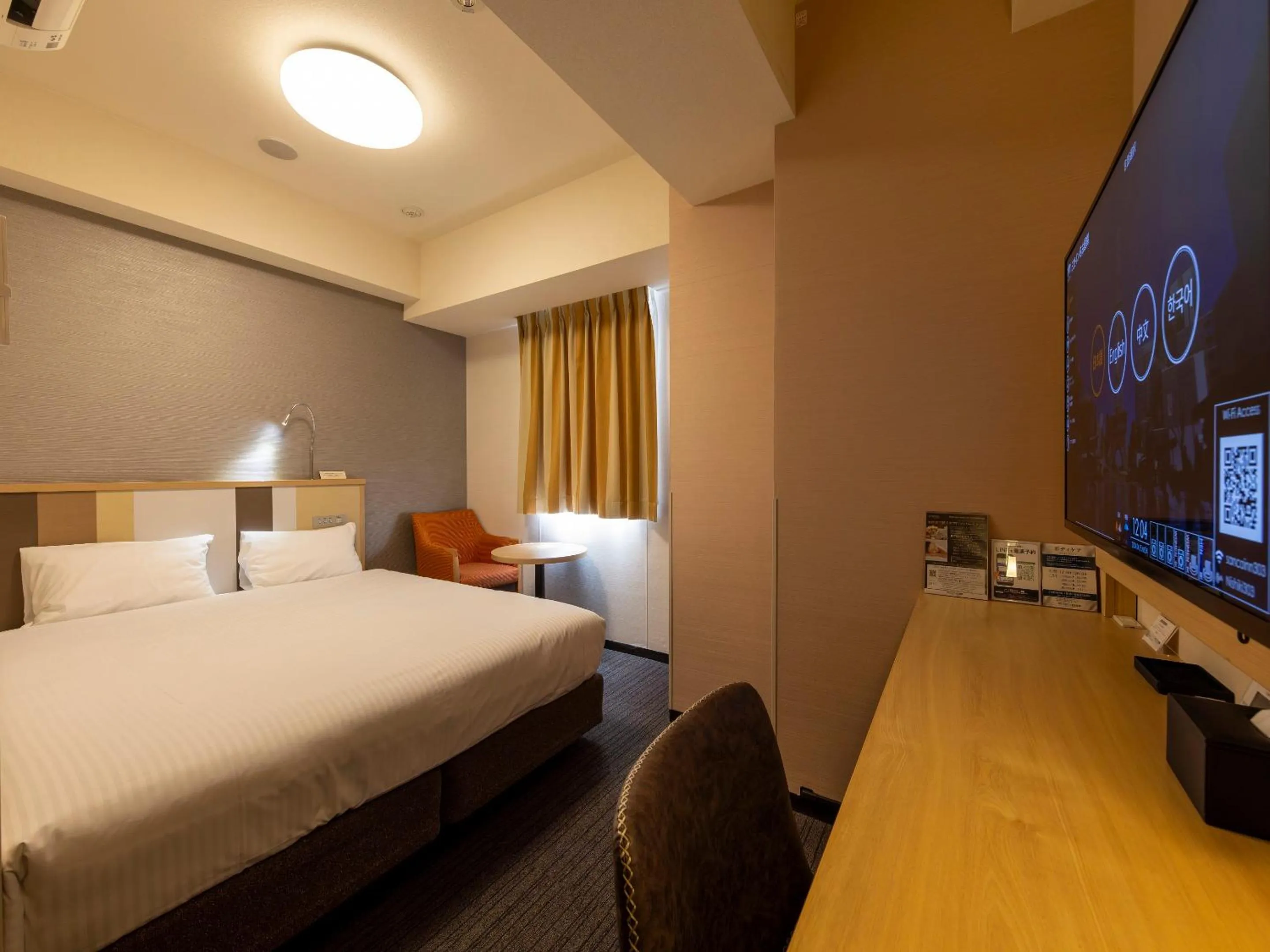 Photo of the whole room, Bed in Sanco Inn Nagoya Nishiki Shikinoyu