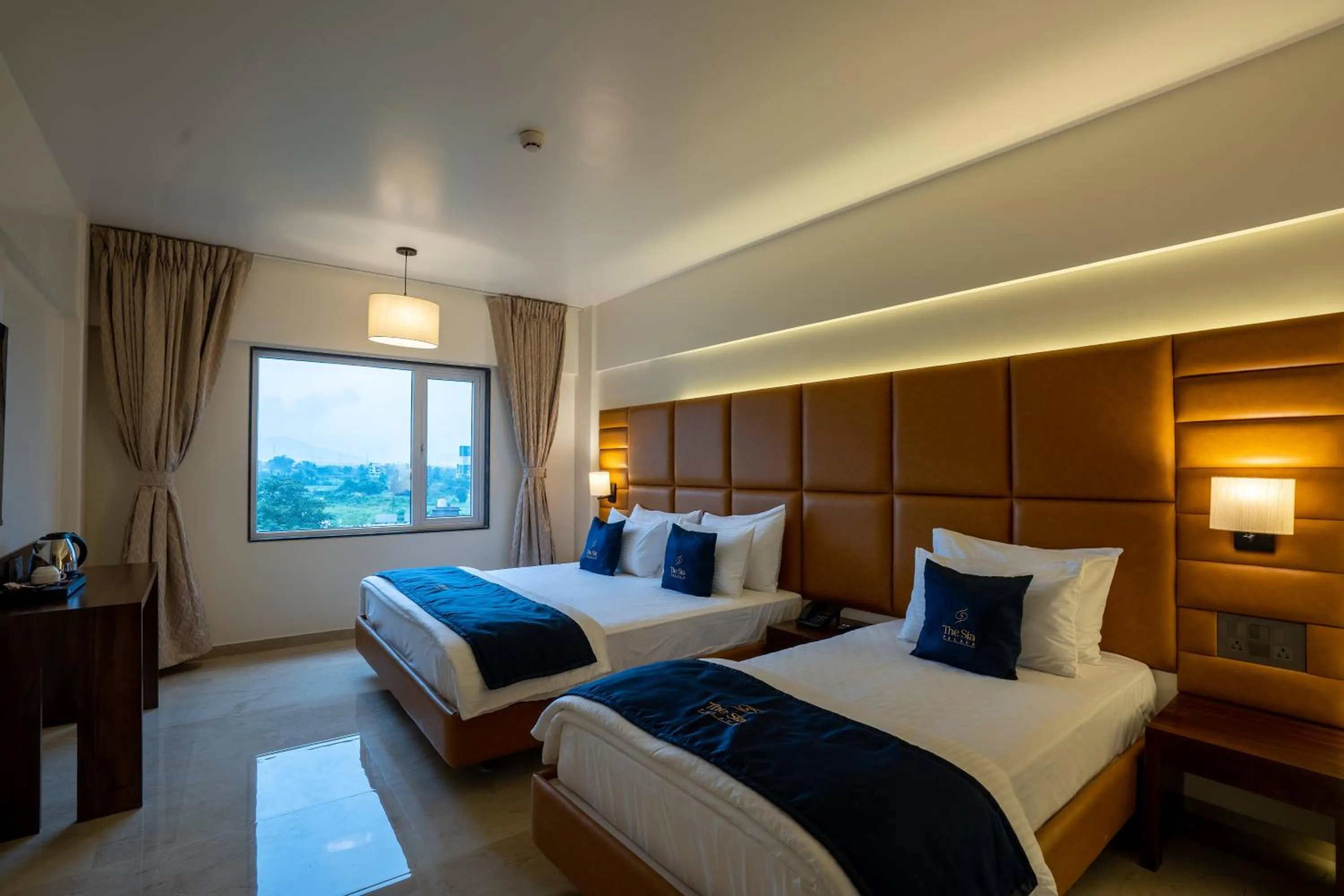 Photo of the whole room, Bed in Mastiff Grand The Sia Palace Suites & Banquets, Khopoli, Near Imagica