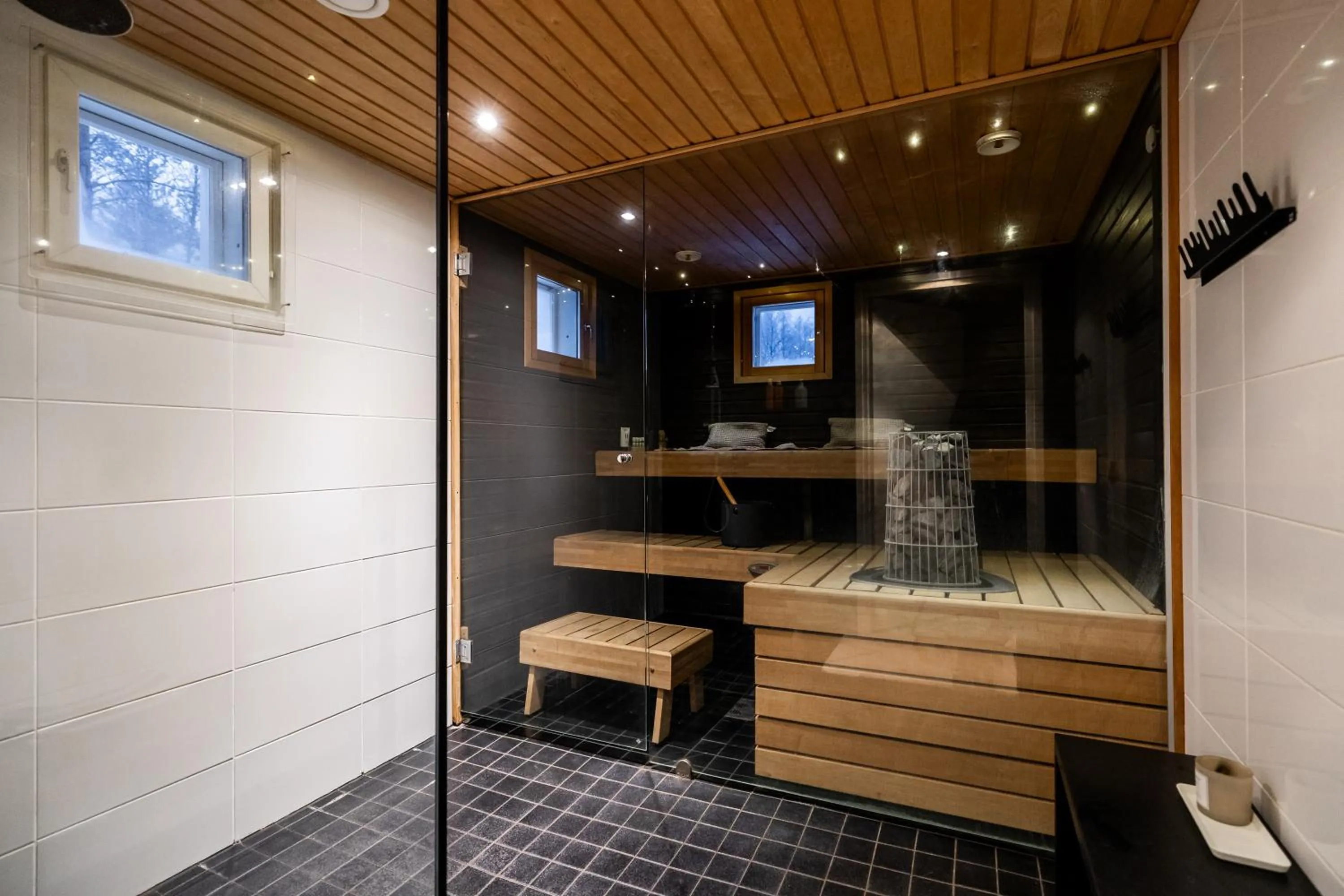 Villa Nightsky -private location, sauna and jacuzzi