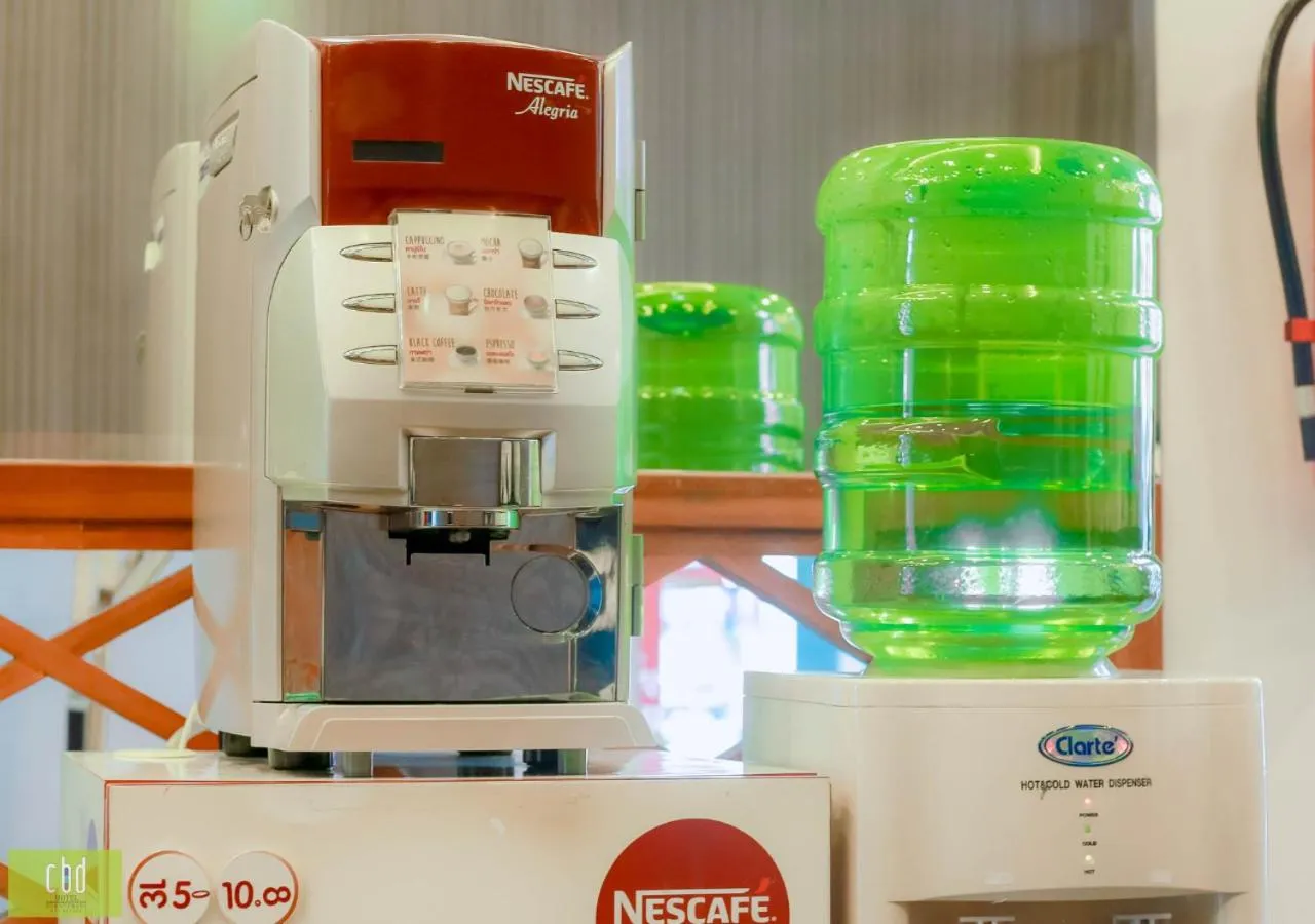 Food and drinks in CBD Hotel Suratthani