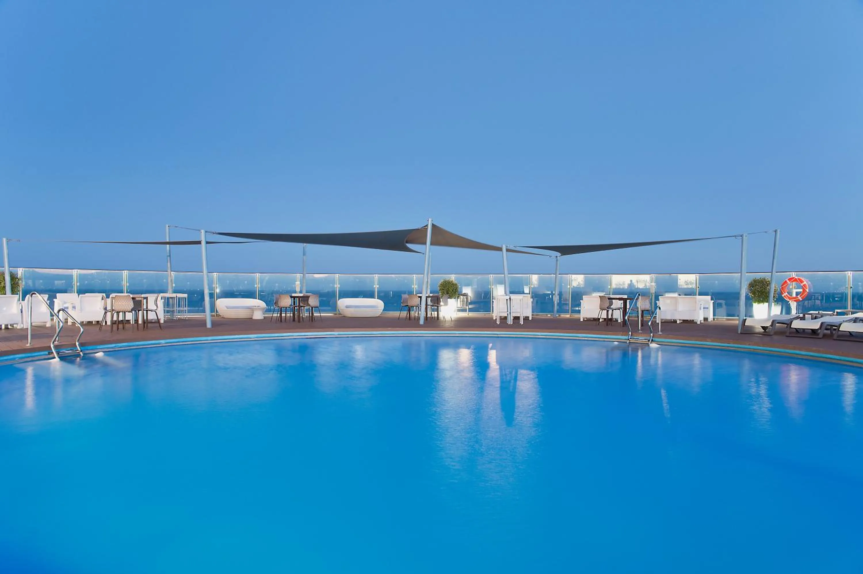 Swimming pool in Hotel El Puerto by Pierre Vacances