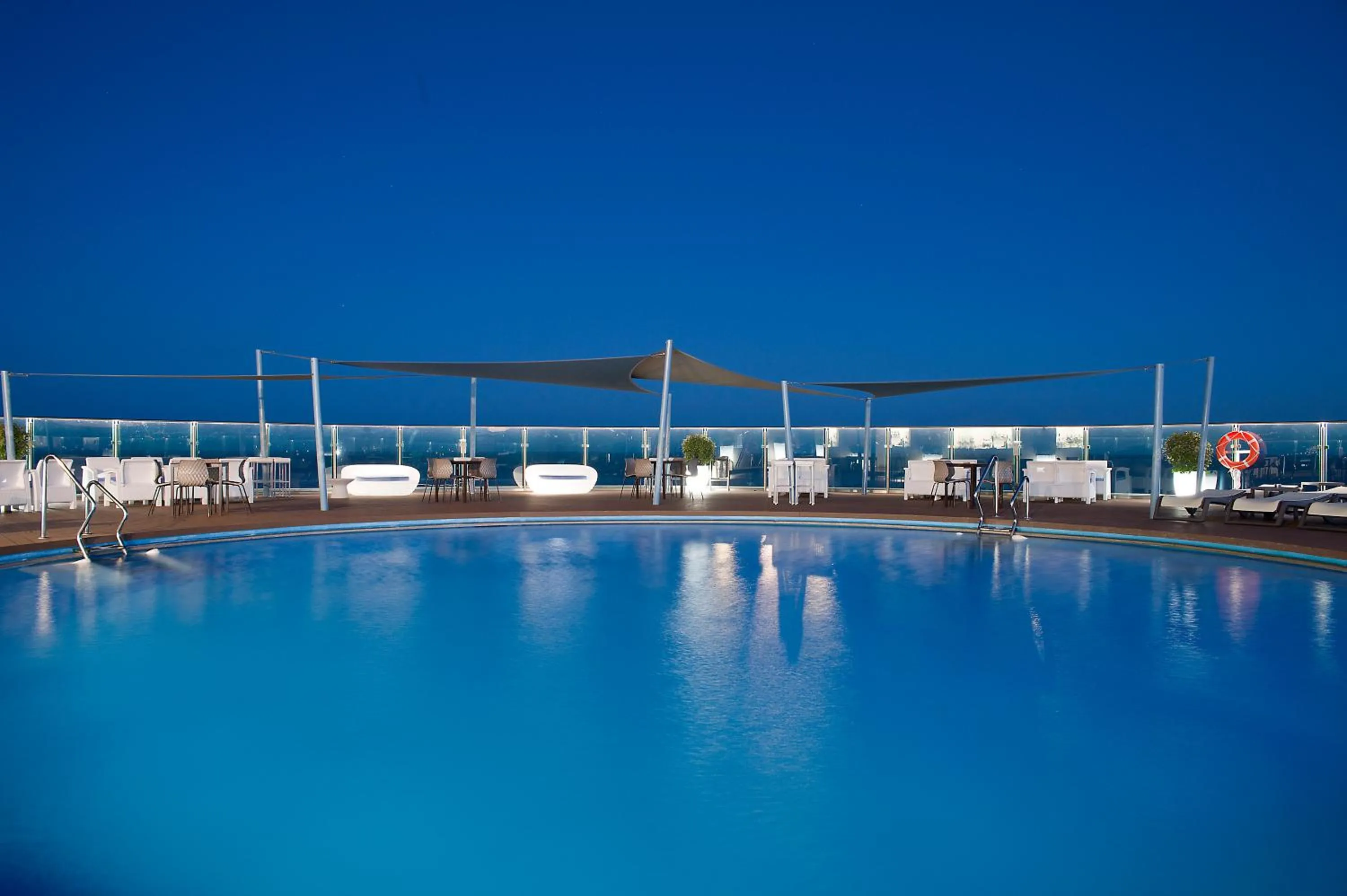 Swimming pool in Hotel El Puerto by Pierre Vacances