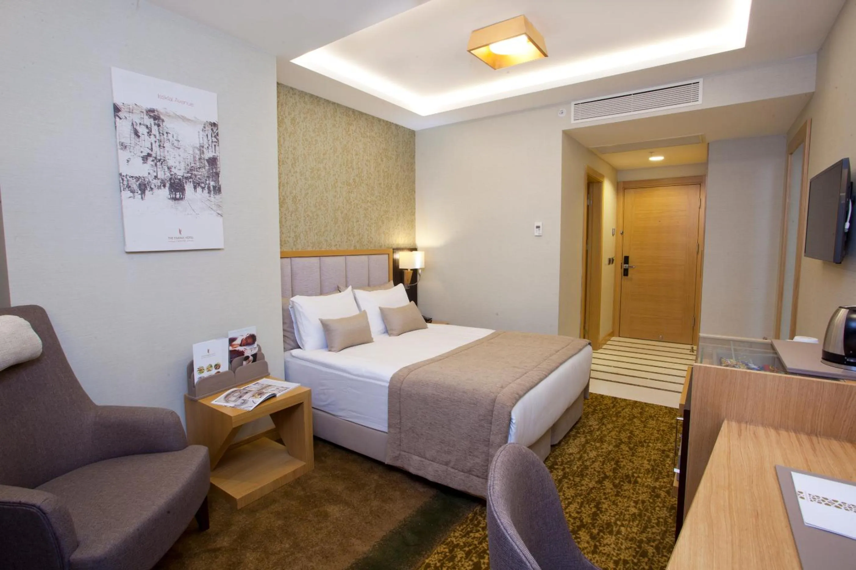 Photo of the whole room, Bed in The Parma Hotel & Spa Taksim