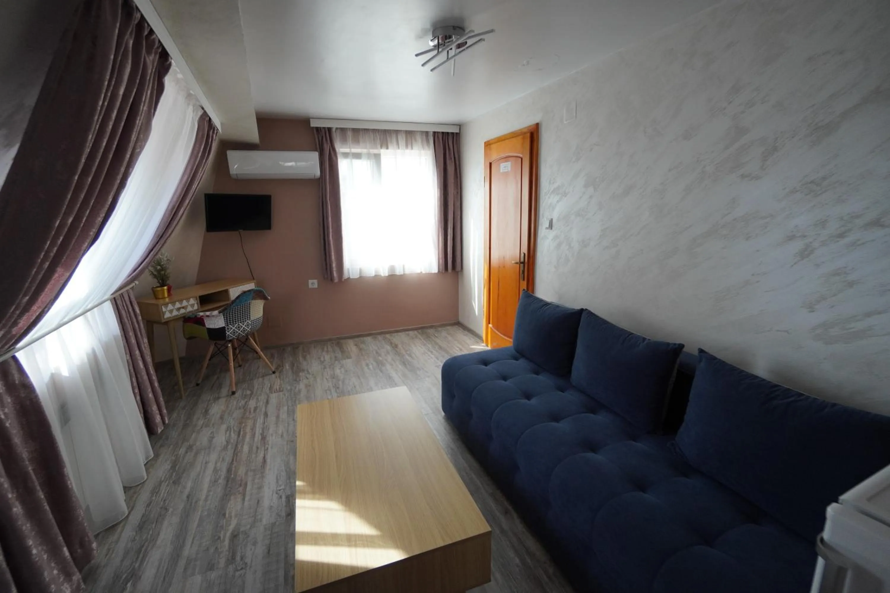 Photo of the whole room in Jeweller Hotel