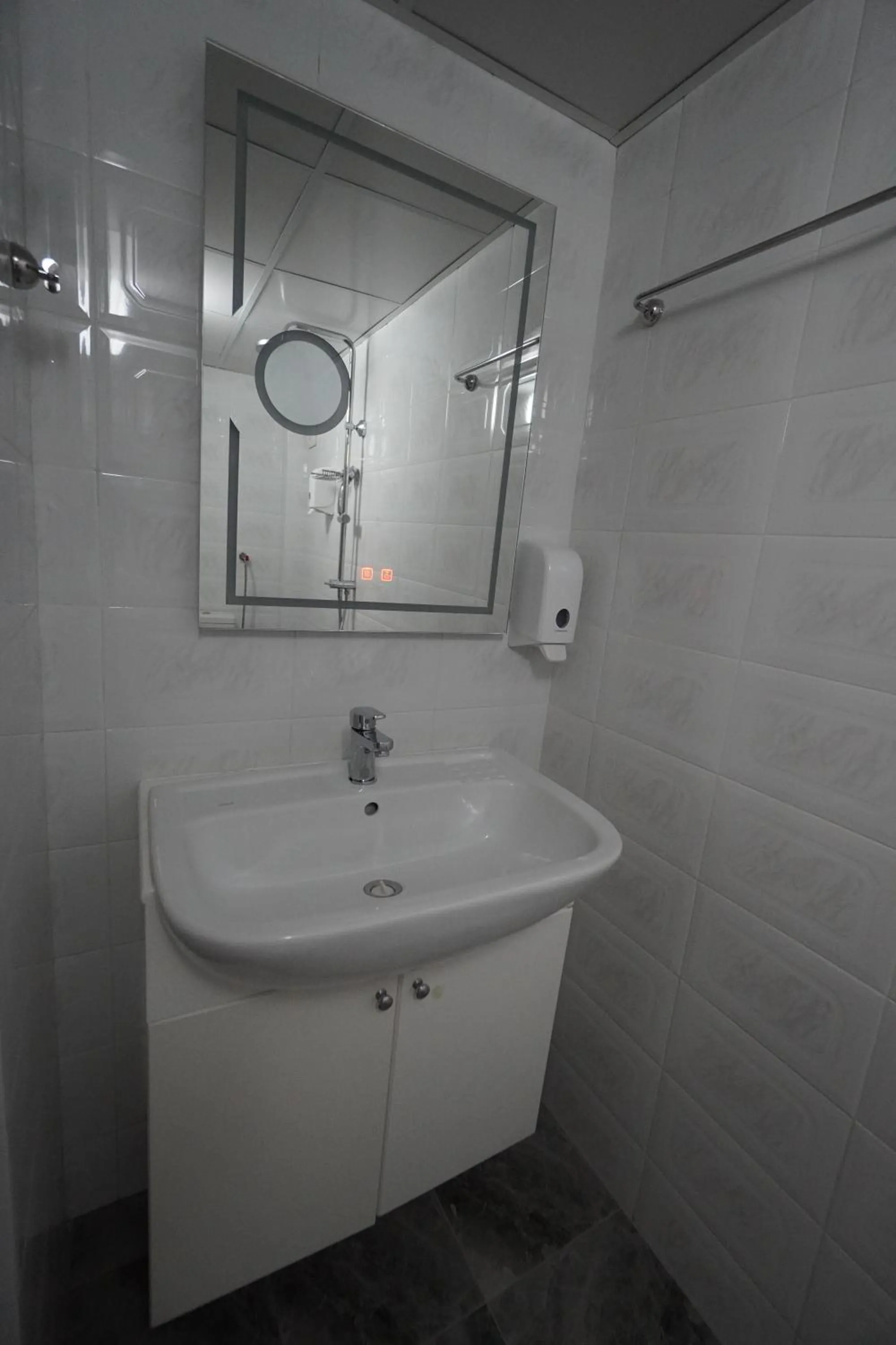 Bathroom in Jeweller Hotel