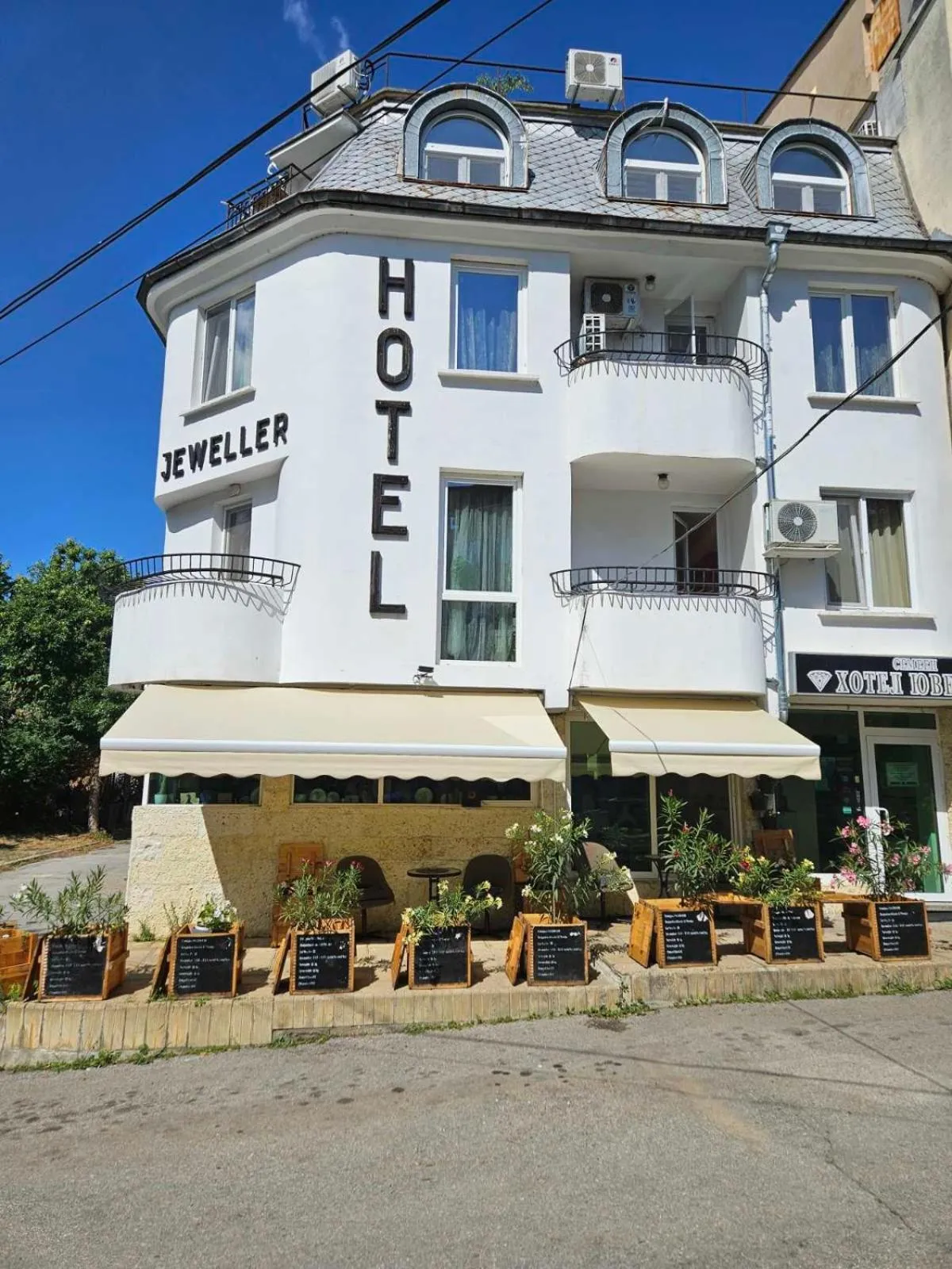 Jeweller Hotel