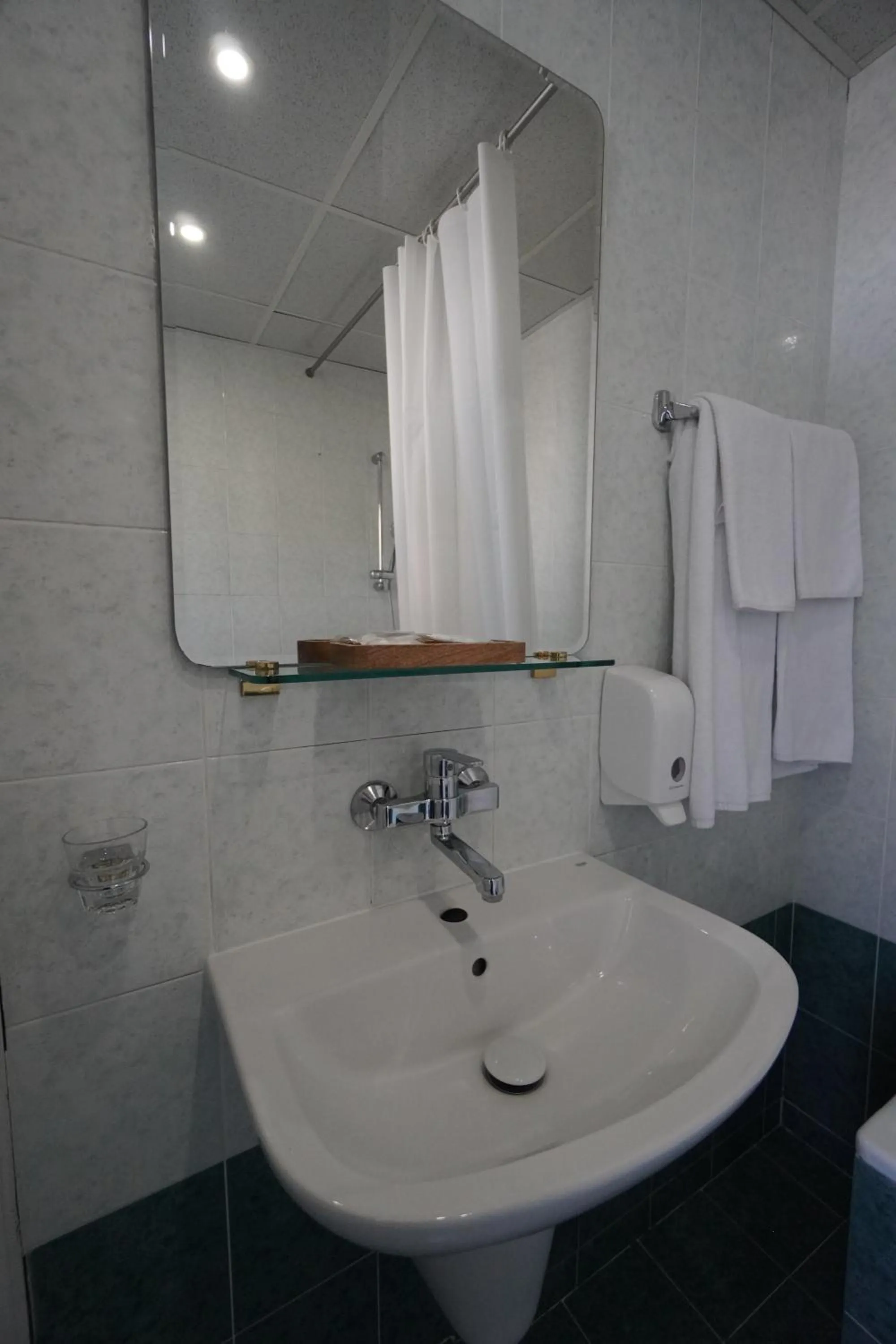 Bathroom in Jeweller Hotel