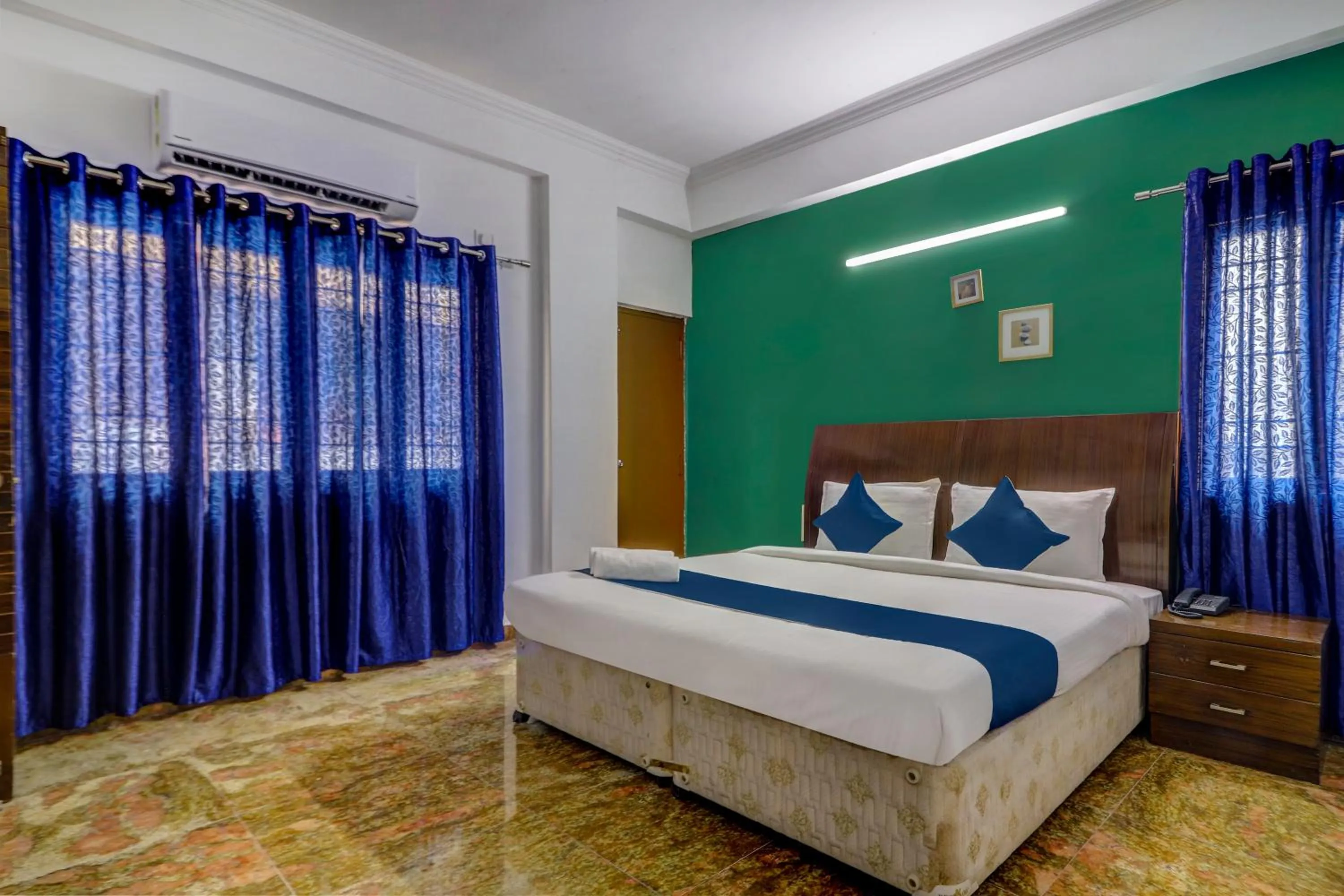 Photo of the whole room, Bed in Destino By INR Suites