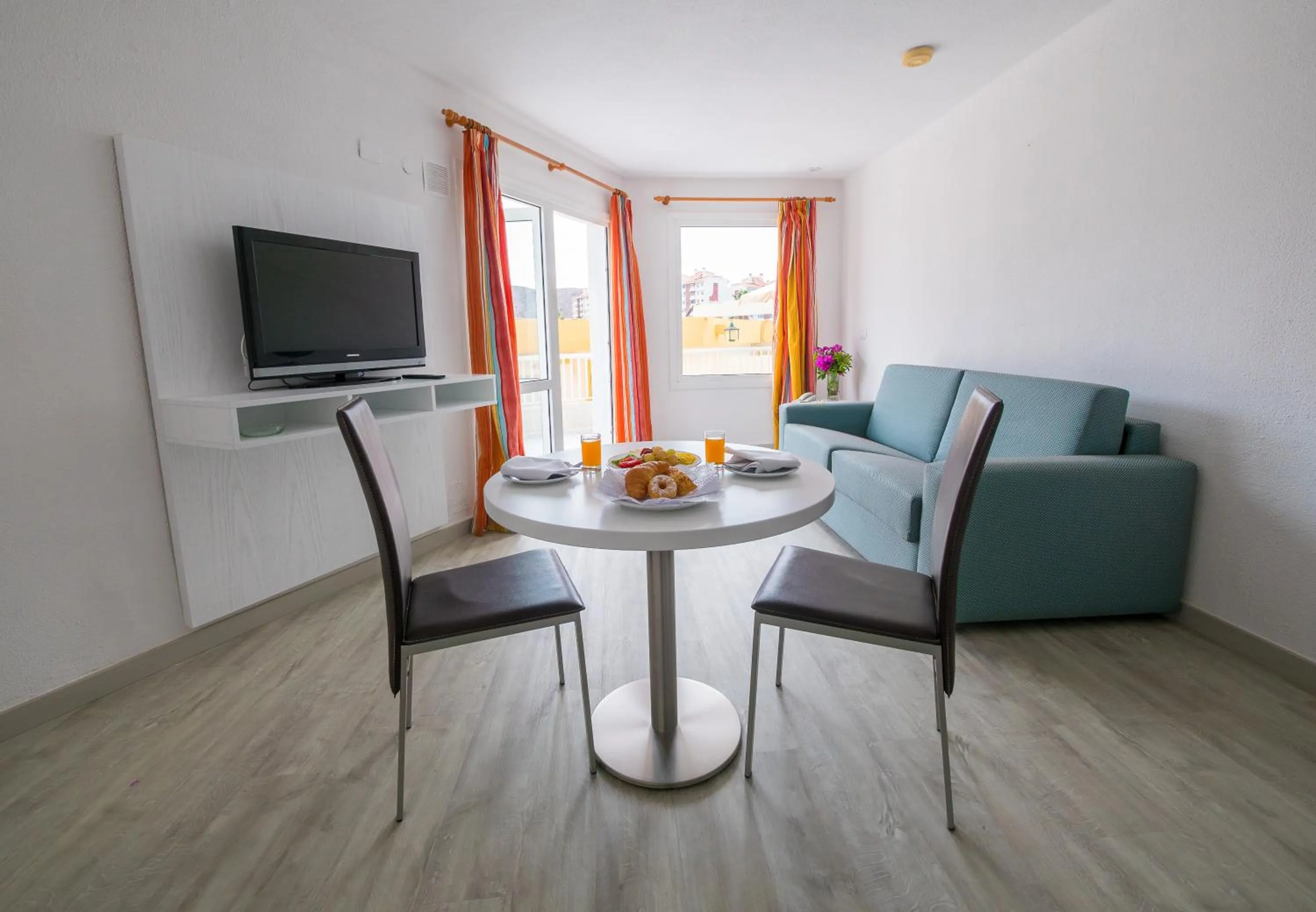 TV and multimedia in Checkin Bungalows Atlántida