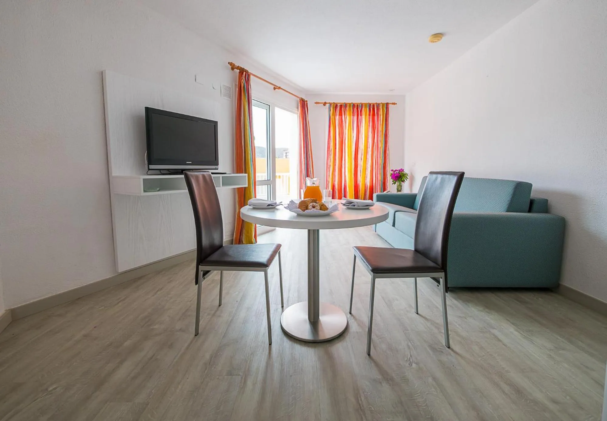 Living room in Checkin Bungalows Atlántida