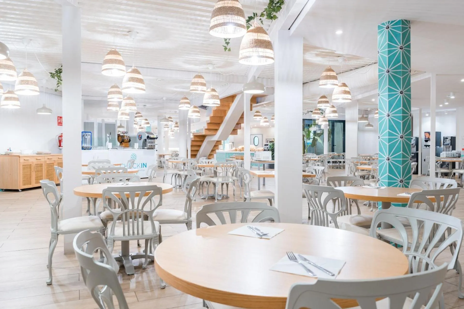 Restaurant/places to eat in Checkin Bungalows Atlántida