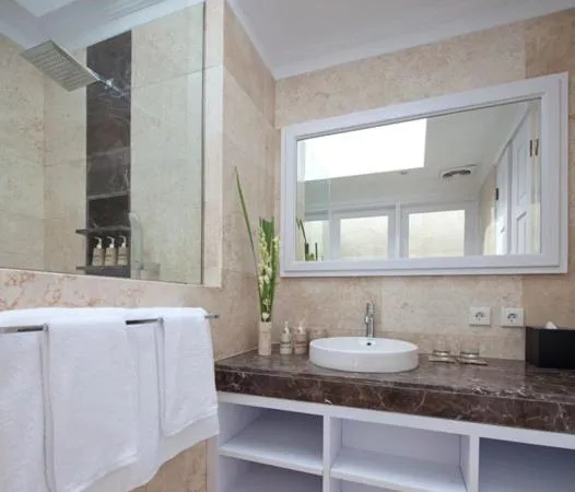 Bathroom in The Colony Hotel Bali