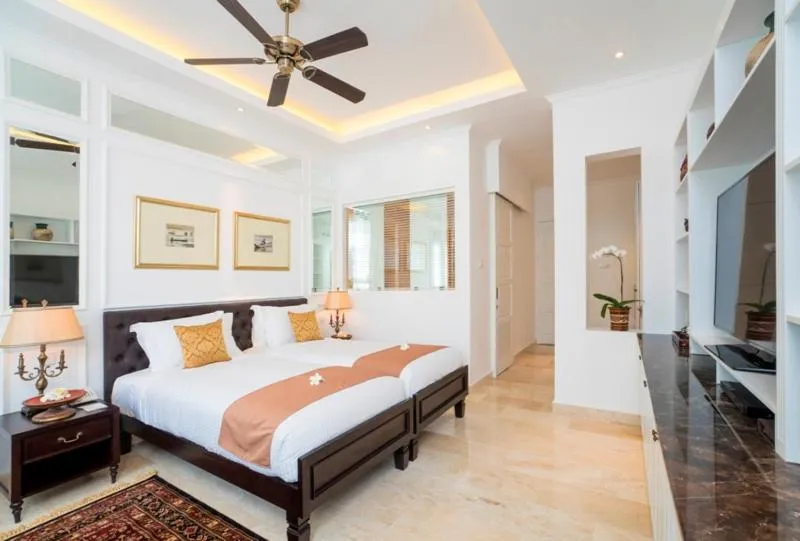 Bedroom, Bed in The Colony Hotel Bali