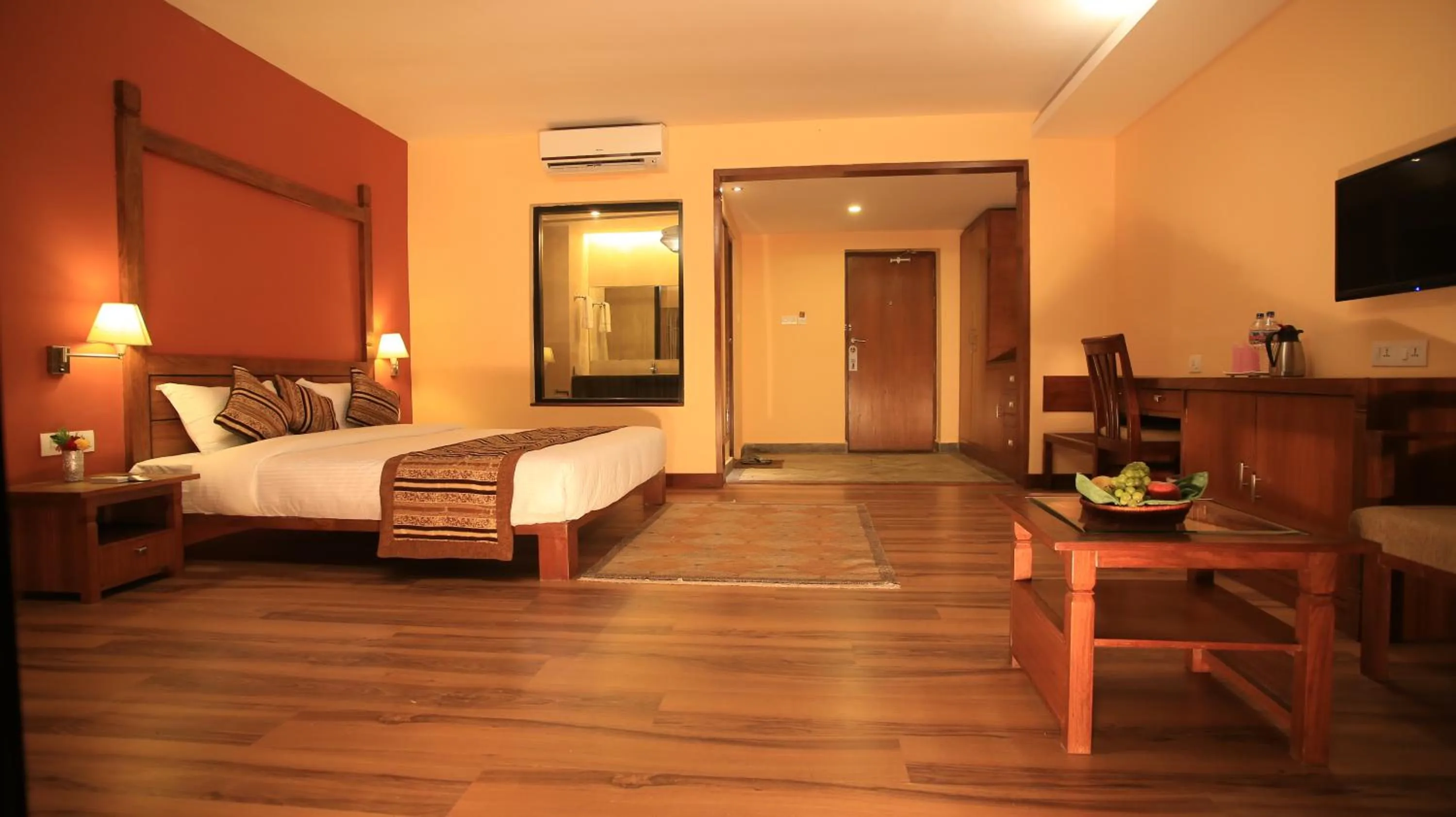 Photo of the whole room, Bed in Landmark Forest Park