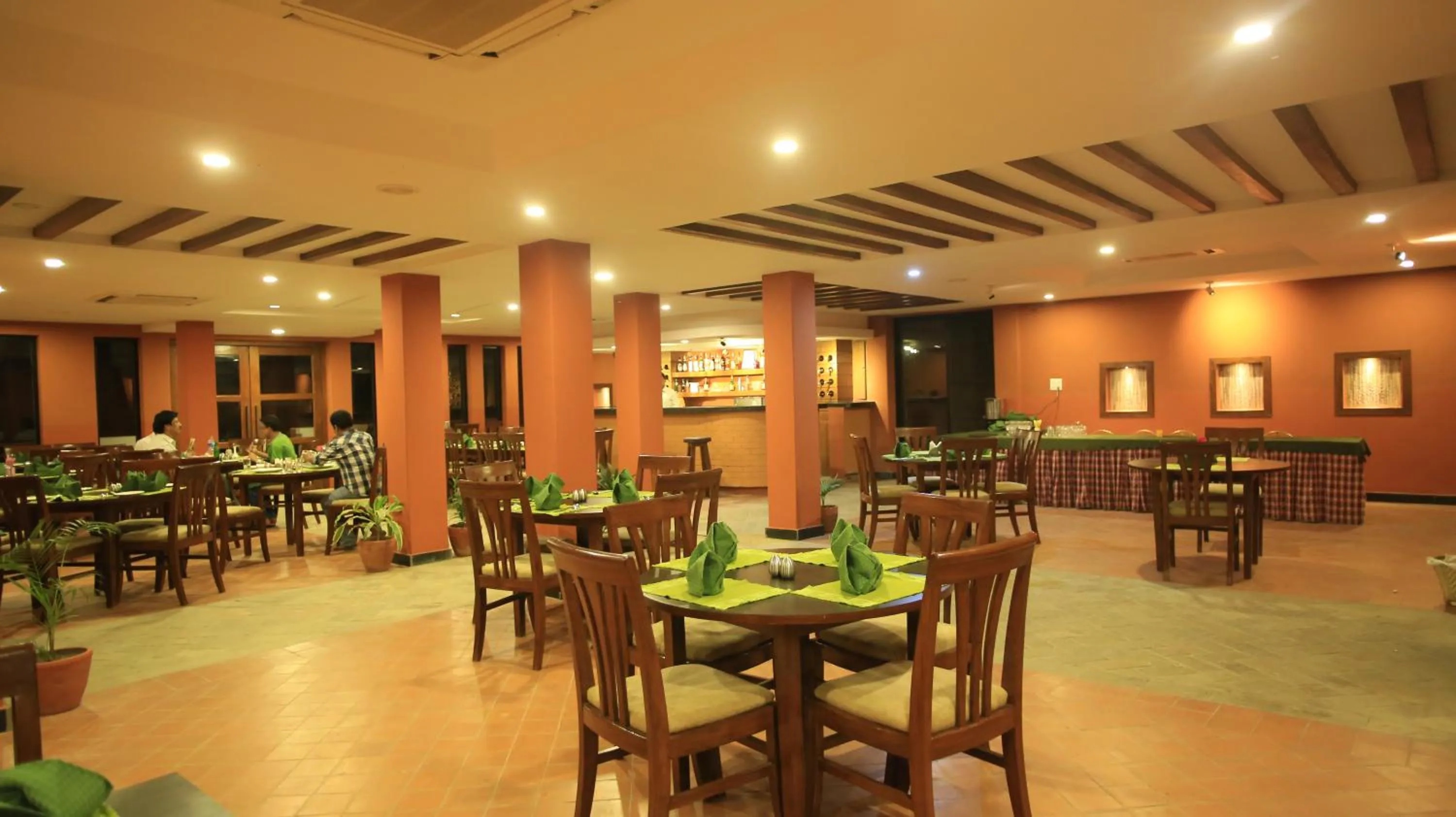 Restaurant/places to eat in Landmark Forest Park