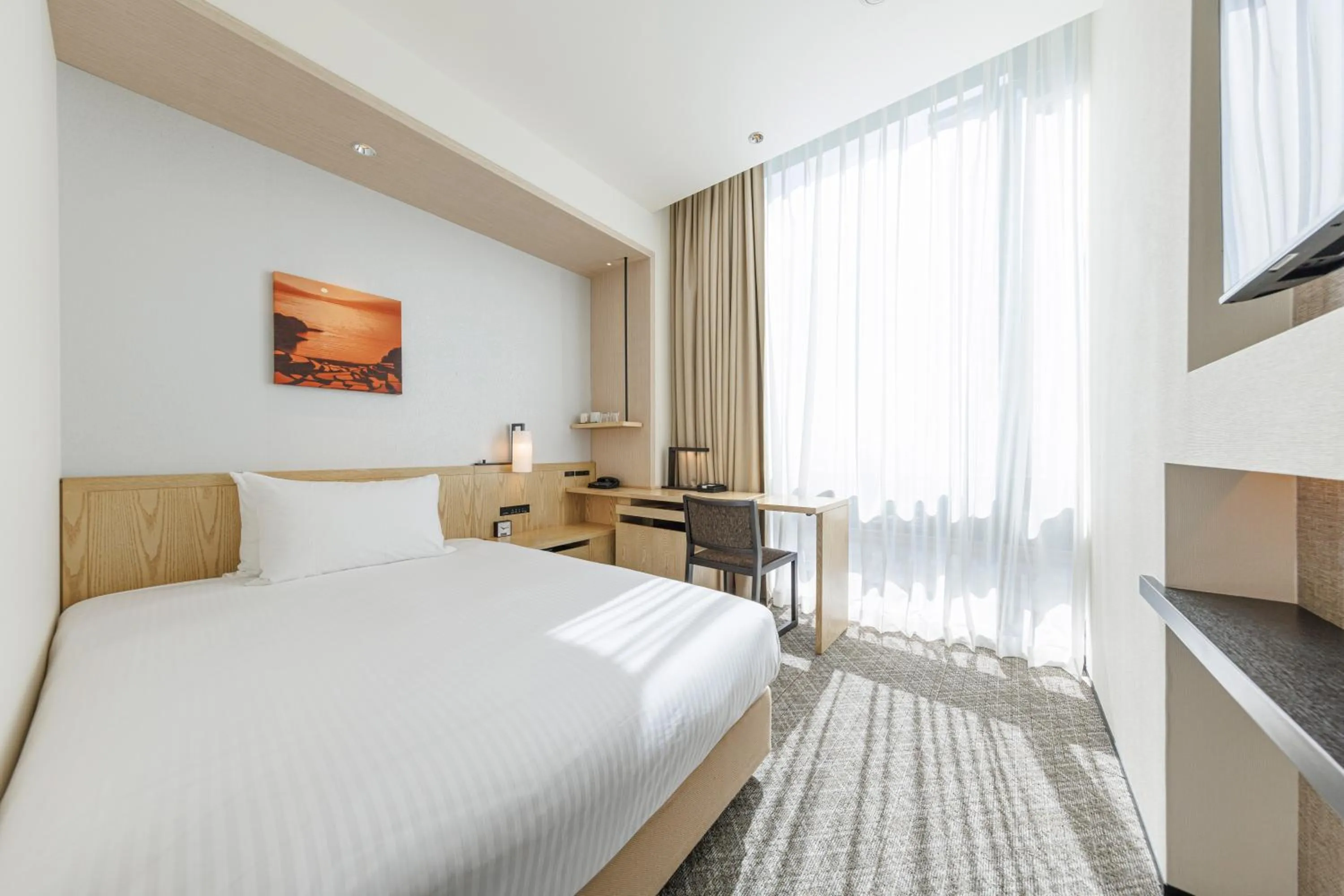 Photo of the whole room, Bed in JR Kyushu Hotel Blossom Shinjuku