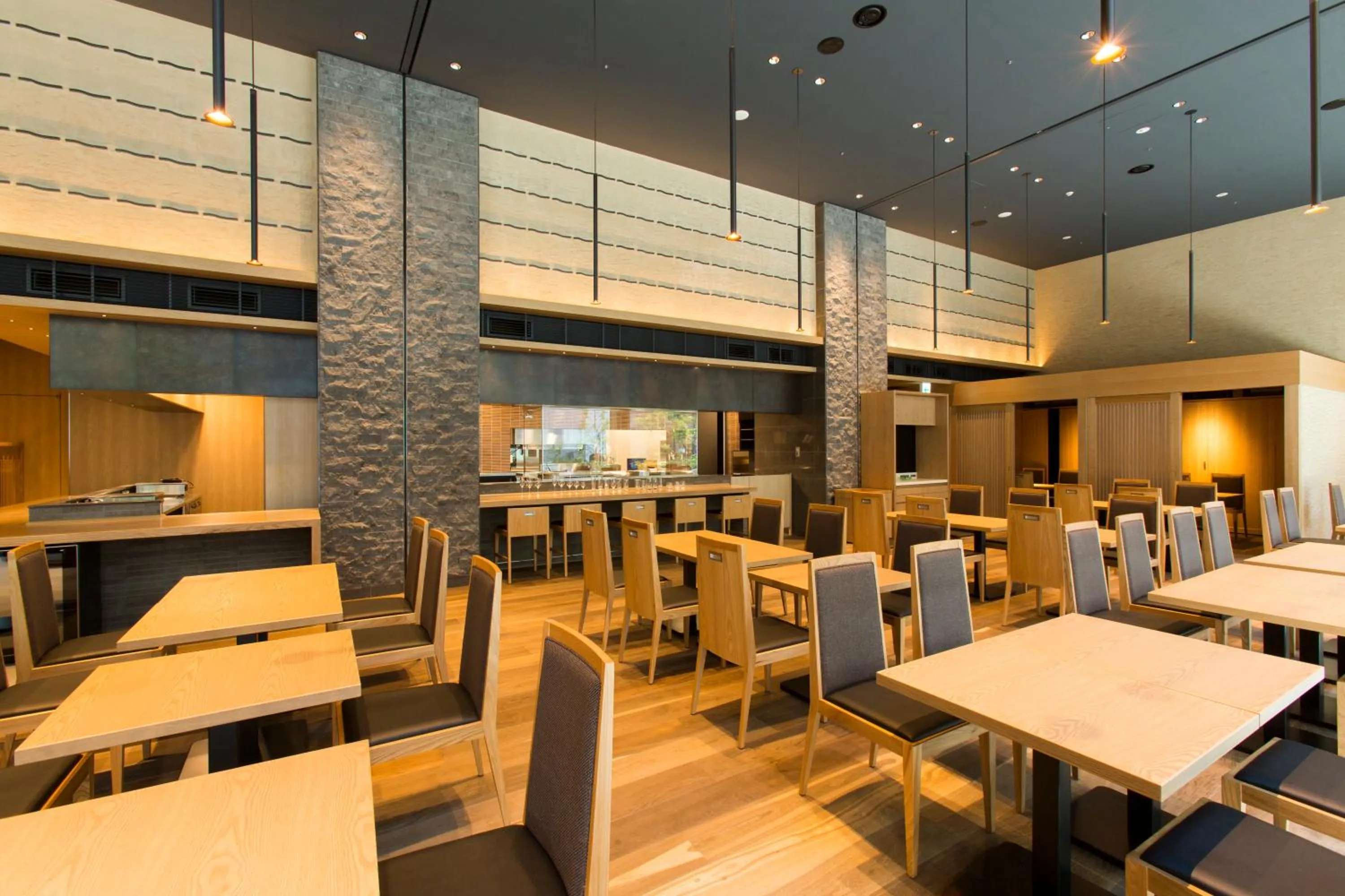 Restaurant/places to eat in JR Kyushu Hotel Blossom Shinjuku