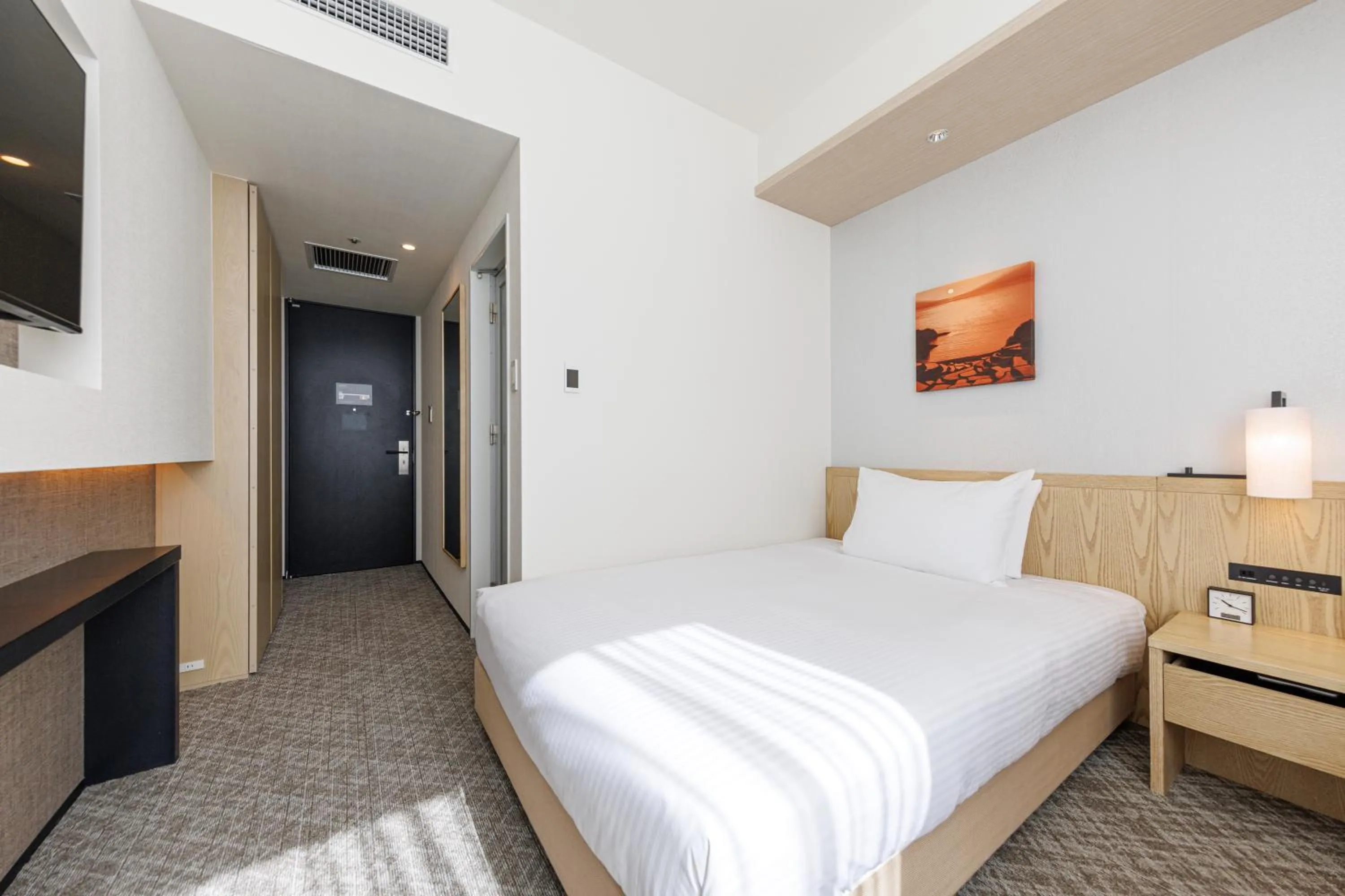 Photo of the whole room, Bed in JR Kyushu Hotel Blossom Shinjuku