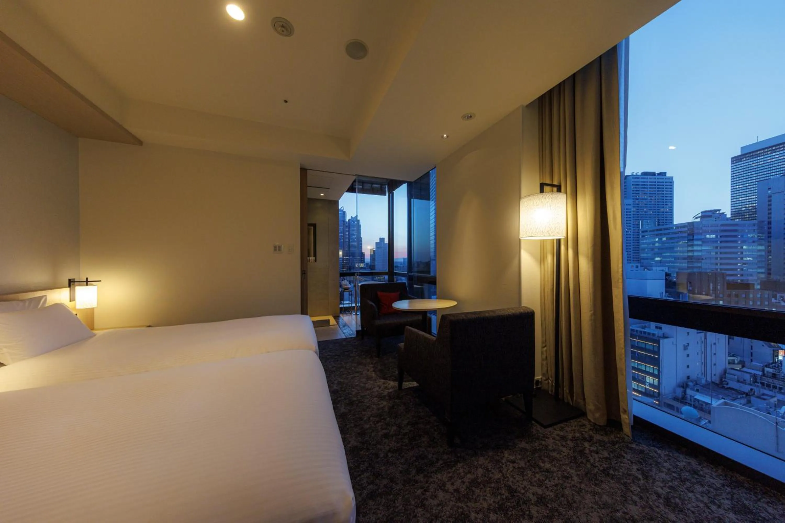 Photo of the whole room, Bed in JR Kyushu Hotel Blossom Shinjuku