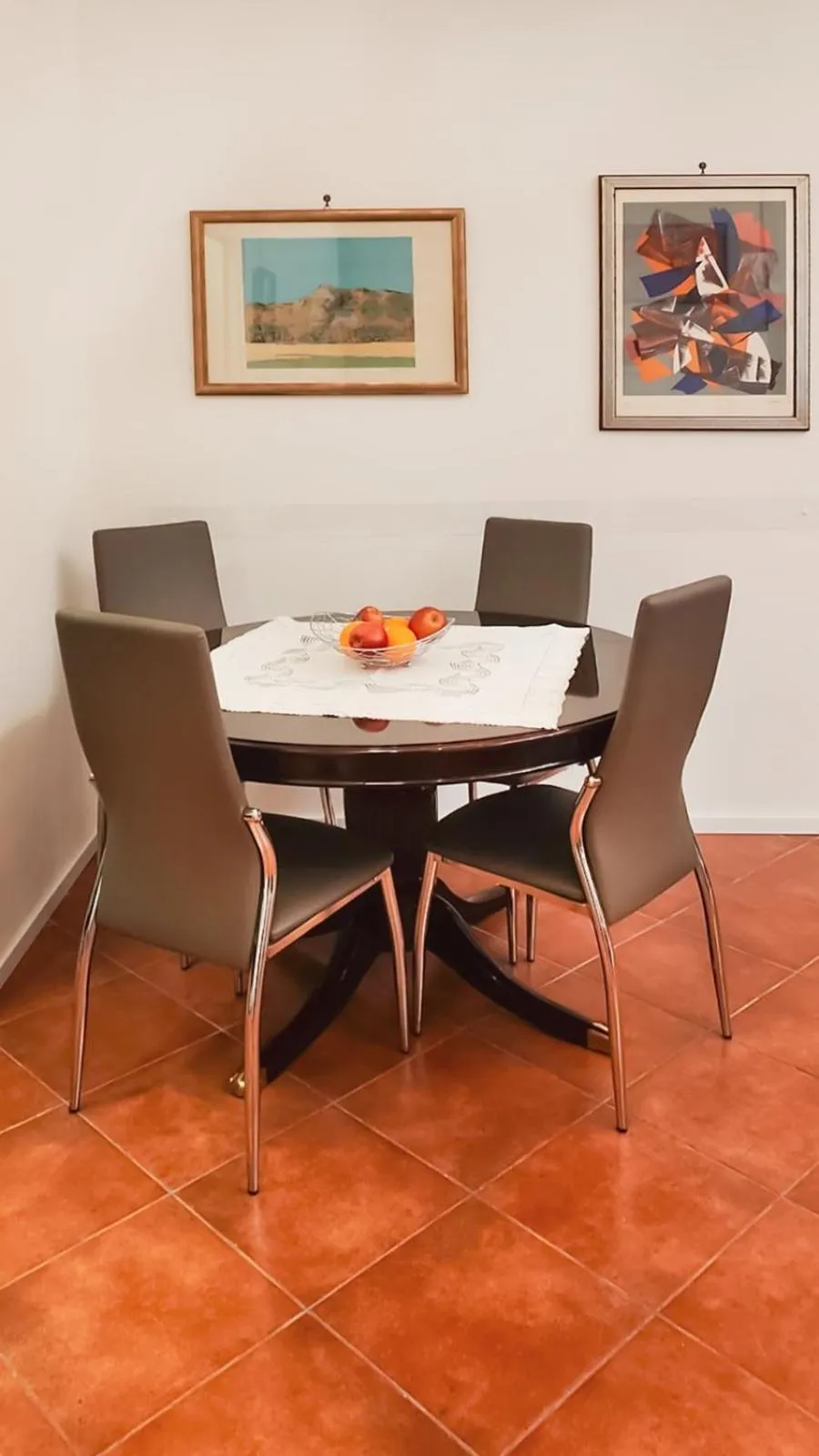 Dining area in Domus Chiara al Colosseo