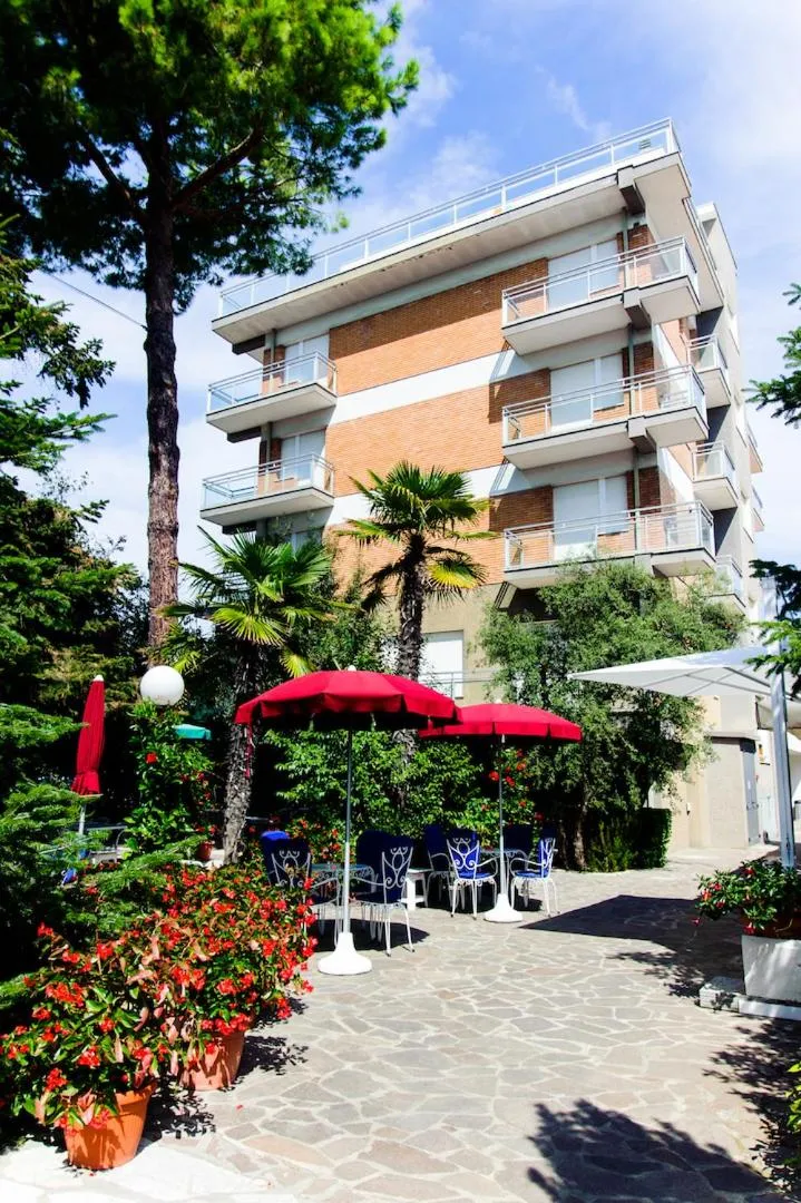 Property building in Hotel Nautic B&B